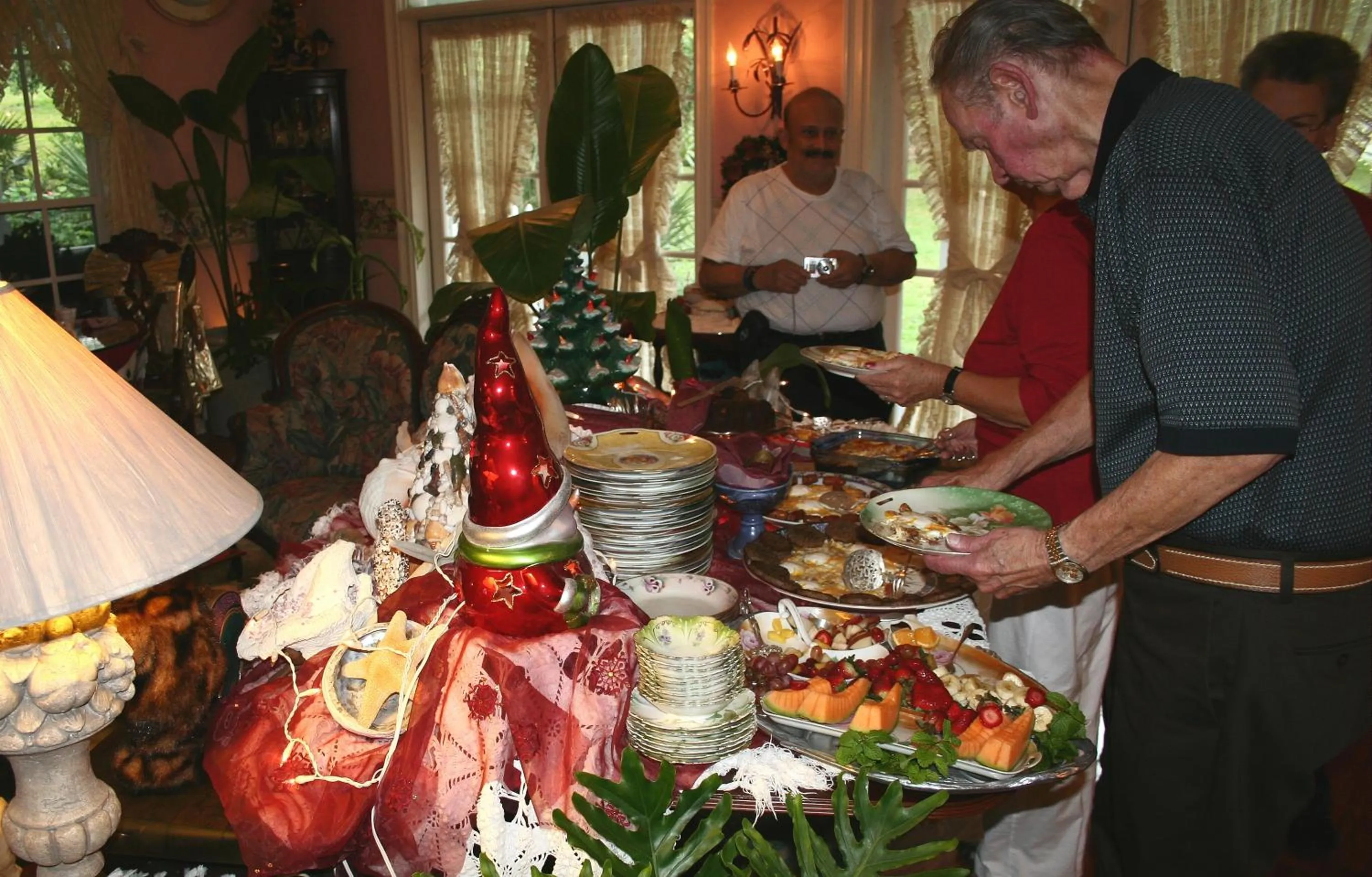 Breakfast in Heron Cay Lakeview Bed & Breakfast