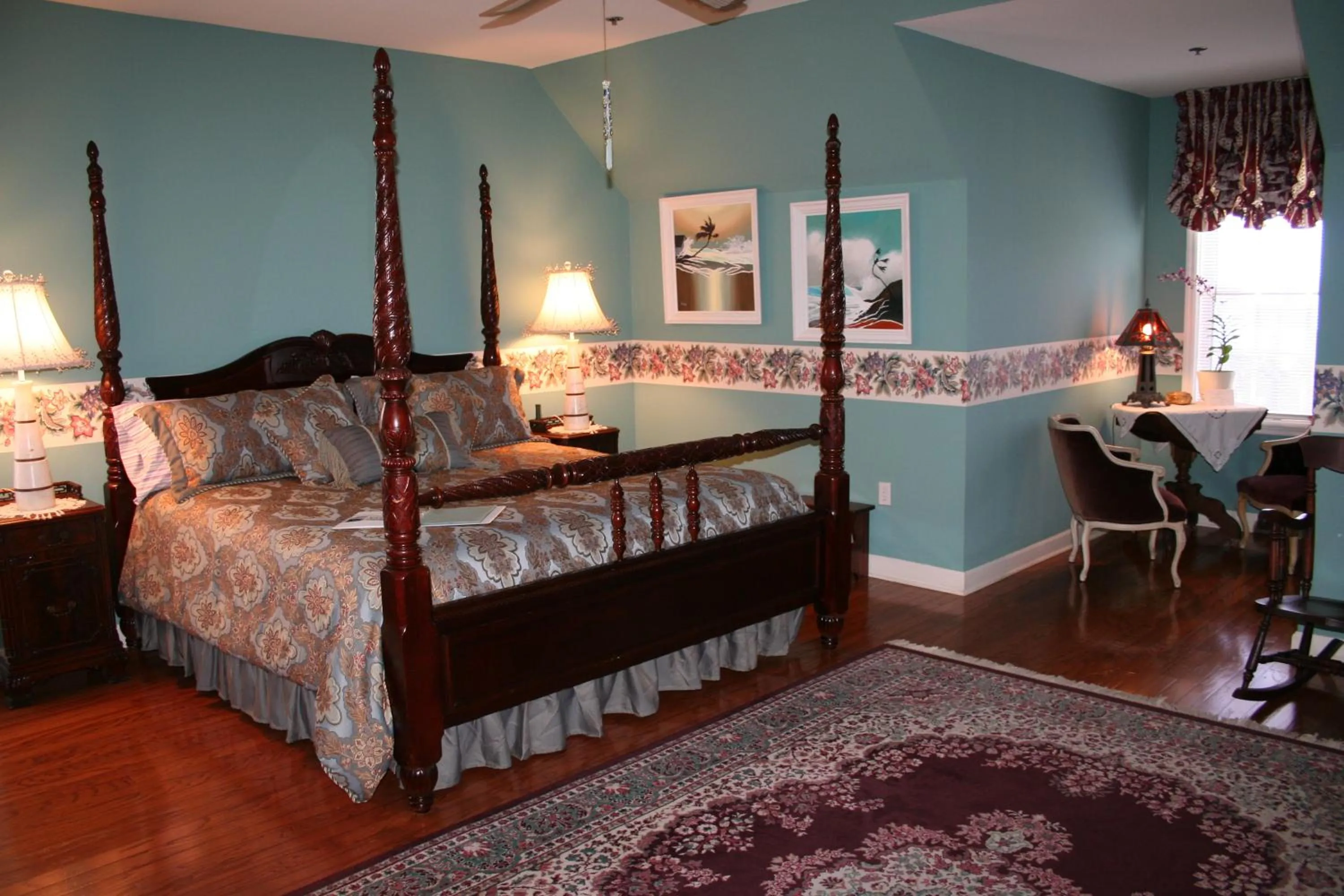 Garden, Bed in Heron Cay Lakeview Bed & Breakfast