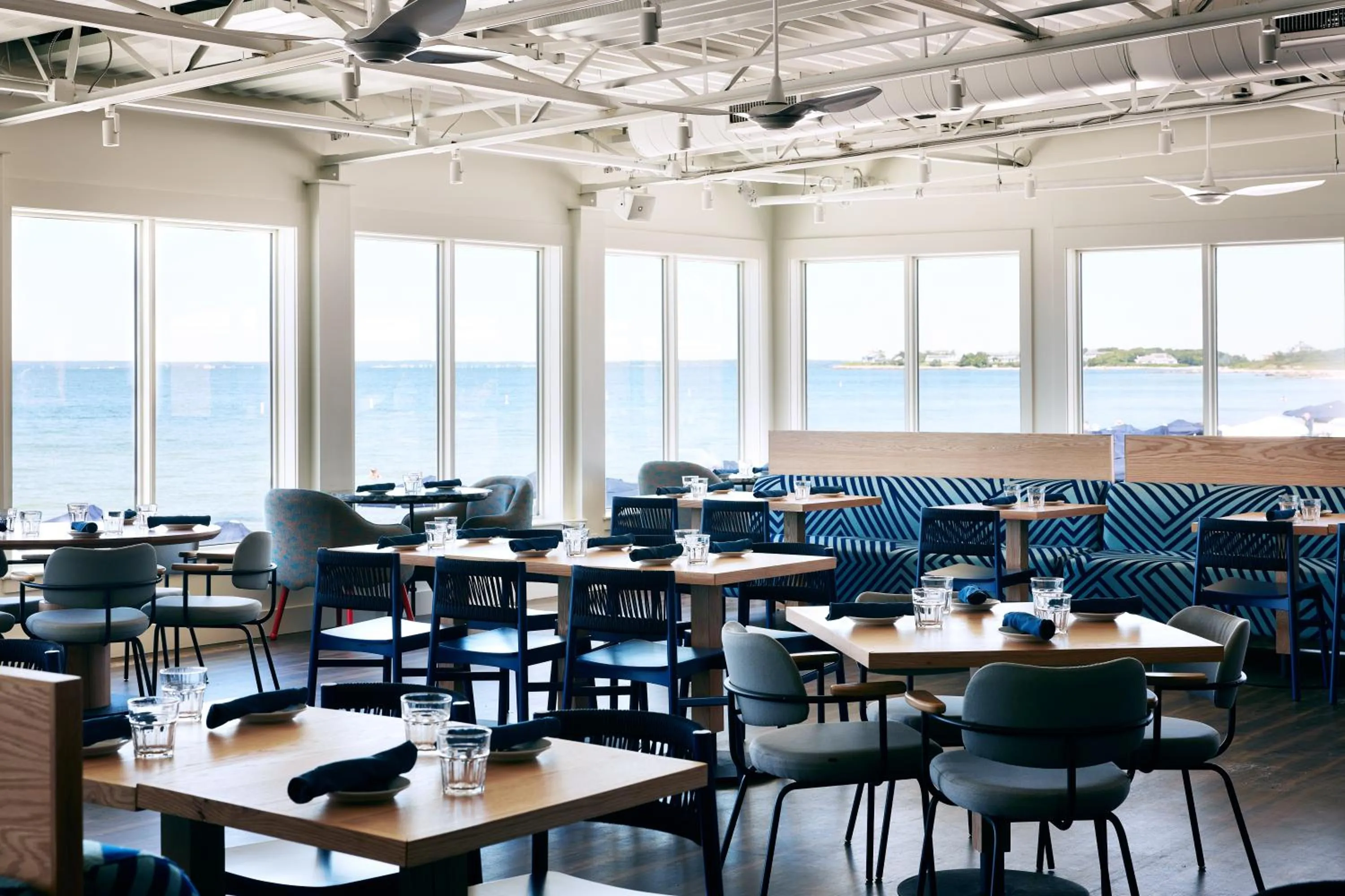 Restaurant/places to eat in Sea Crest Beach Resort