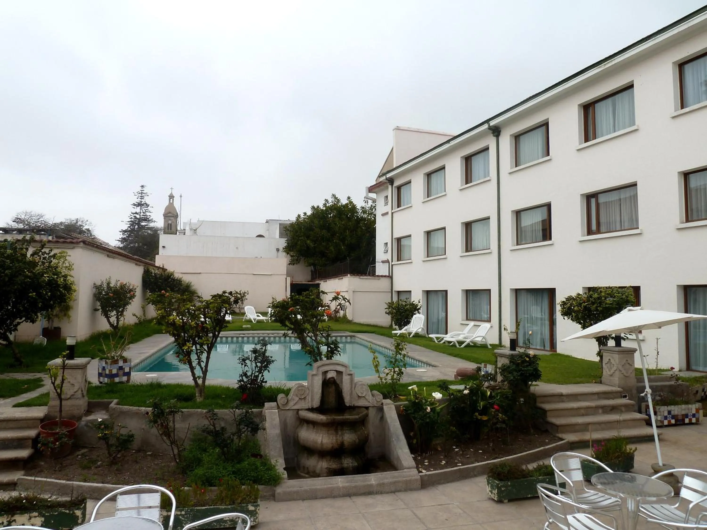 Swimming pool in Hotel Francisco De Aguirre