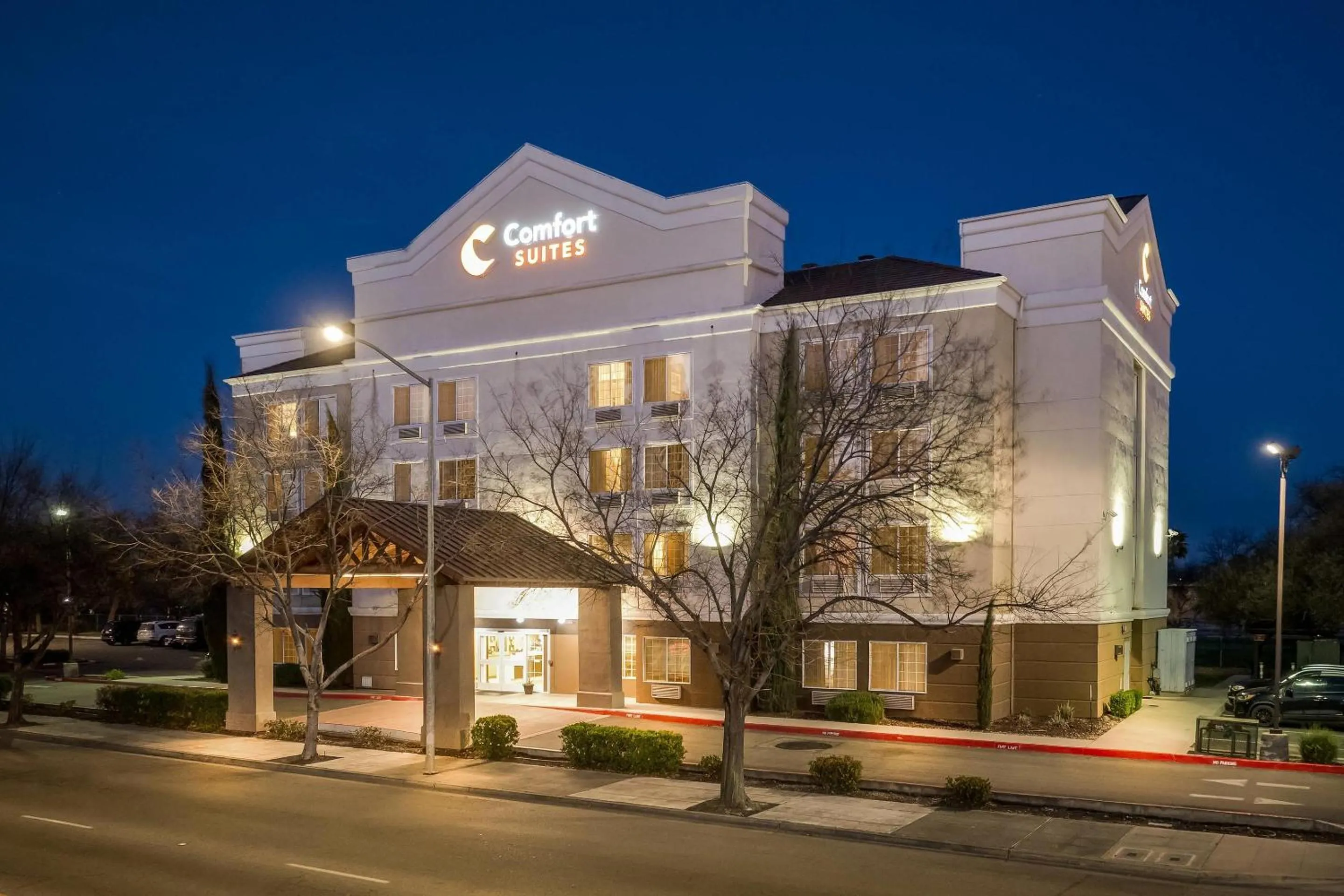 Property building in Comfort Suites Clovis - Fresno
