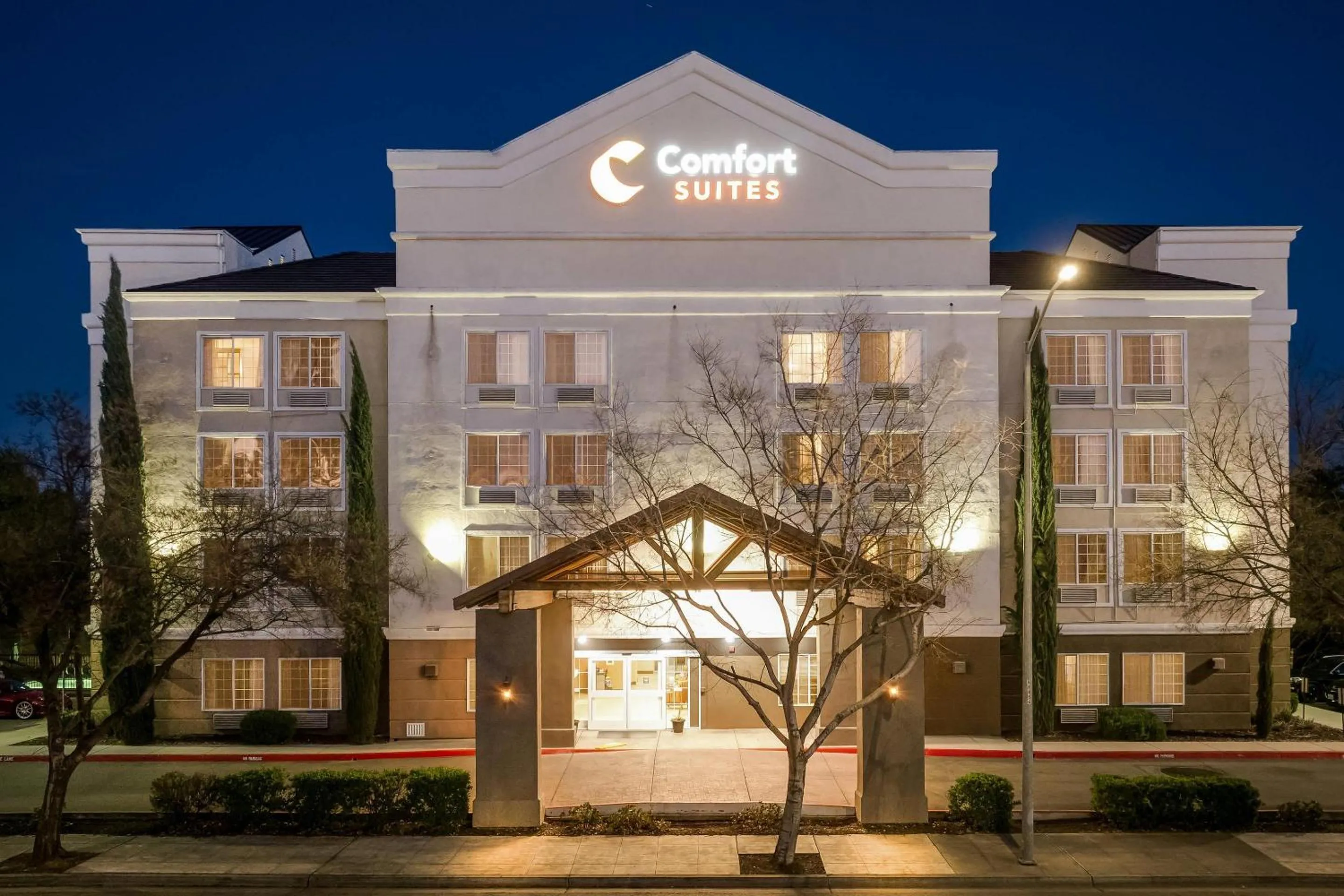 Property building in Comfort Suites Clovis - Fresno