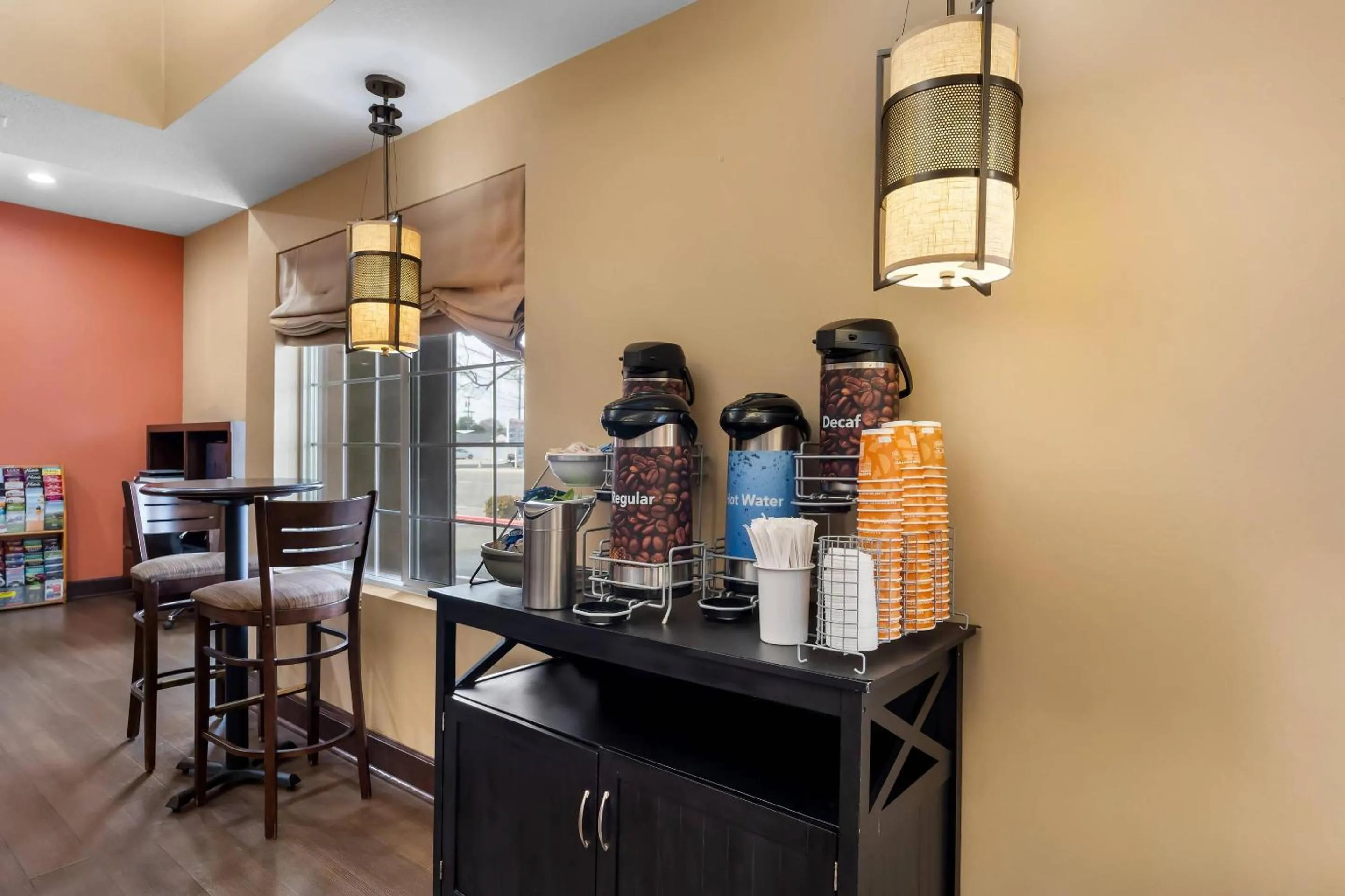 Breakfast in Comfort Suites Clovis - Fresno