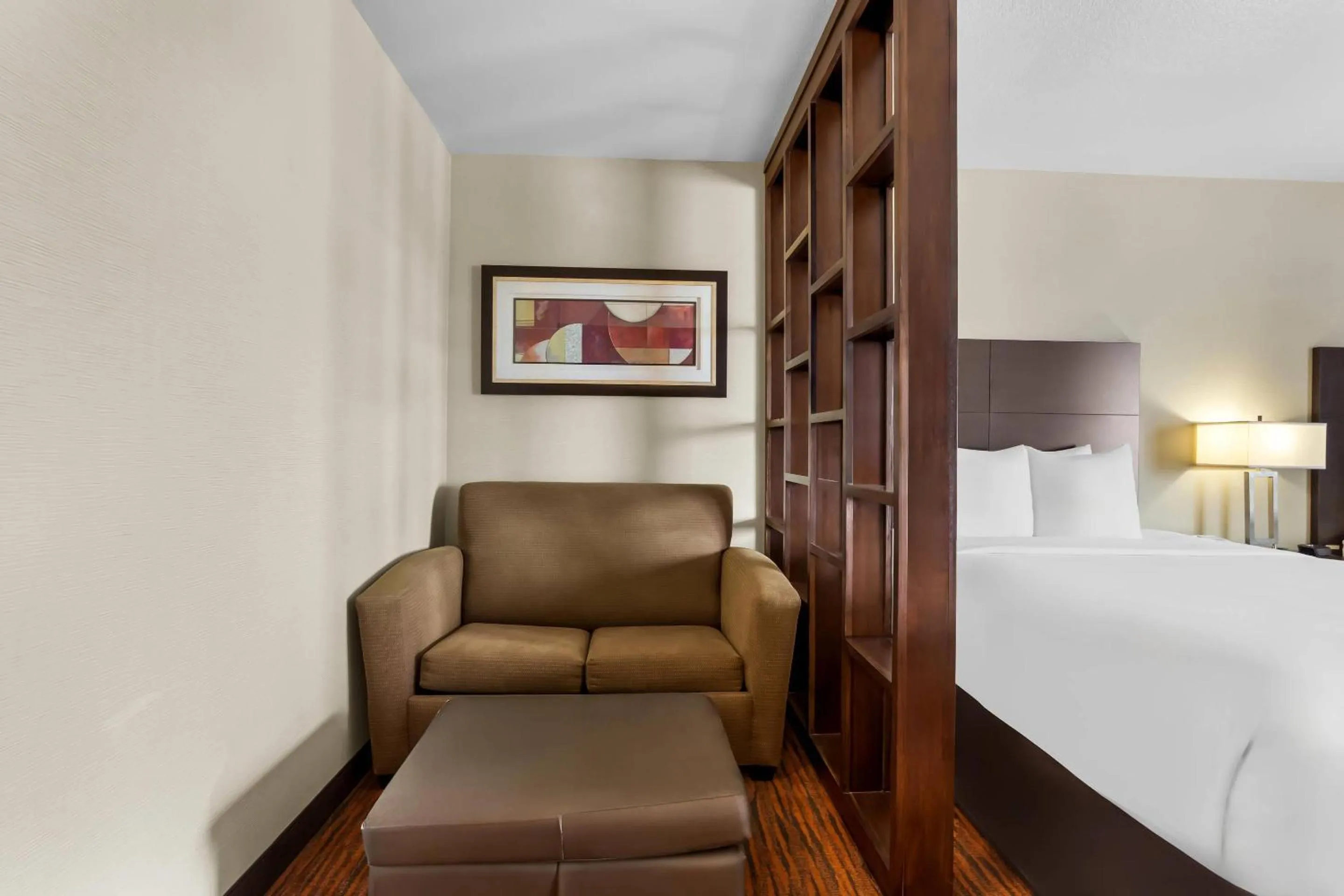 Bedroom, Bed in Comfort Suites Clovis - Fresno