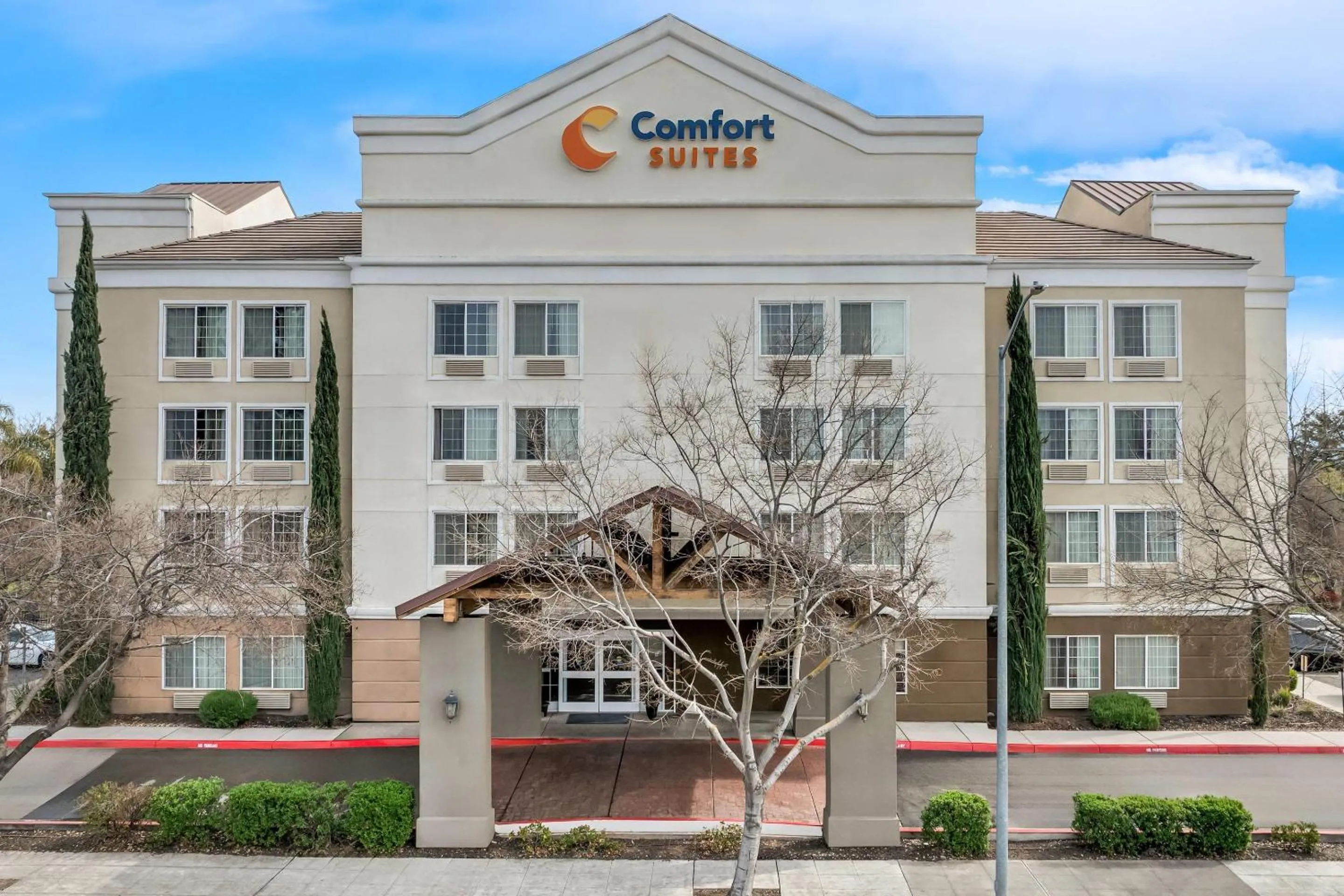 Property building in Comfort Suites Clovis - Fresno
