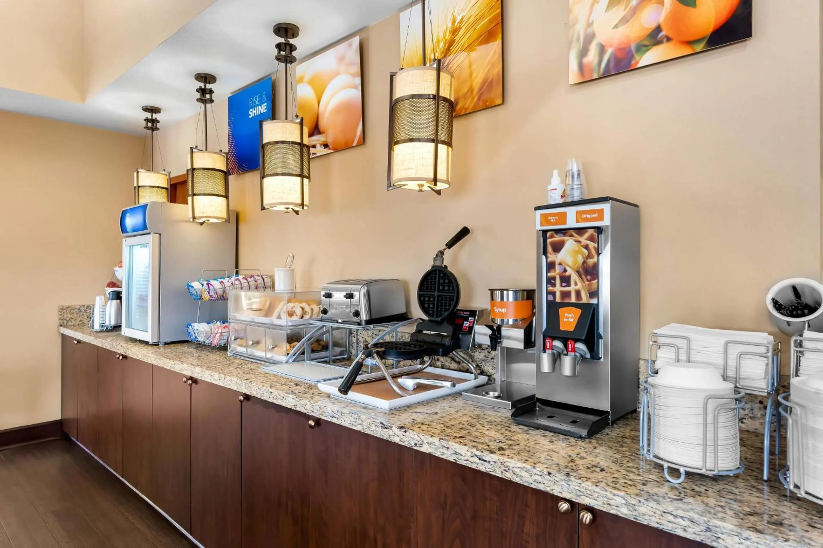 Breakfast in Comfort Suites Clovis - Fresno