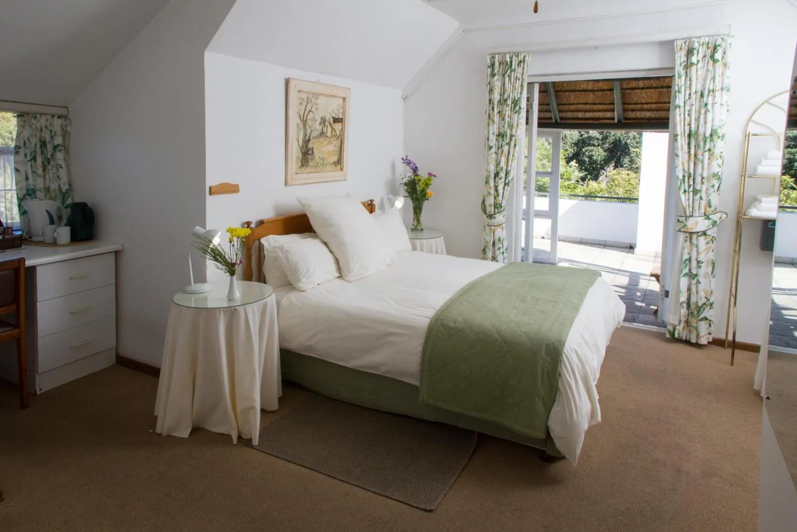 Balcony/Terrace, Bed in Howards End Manor B&B