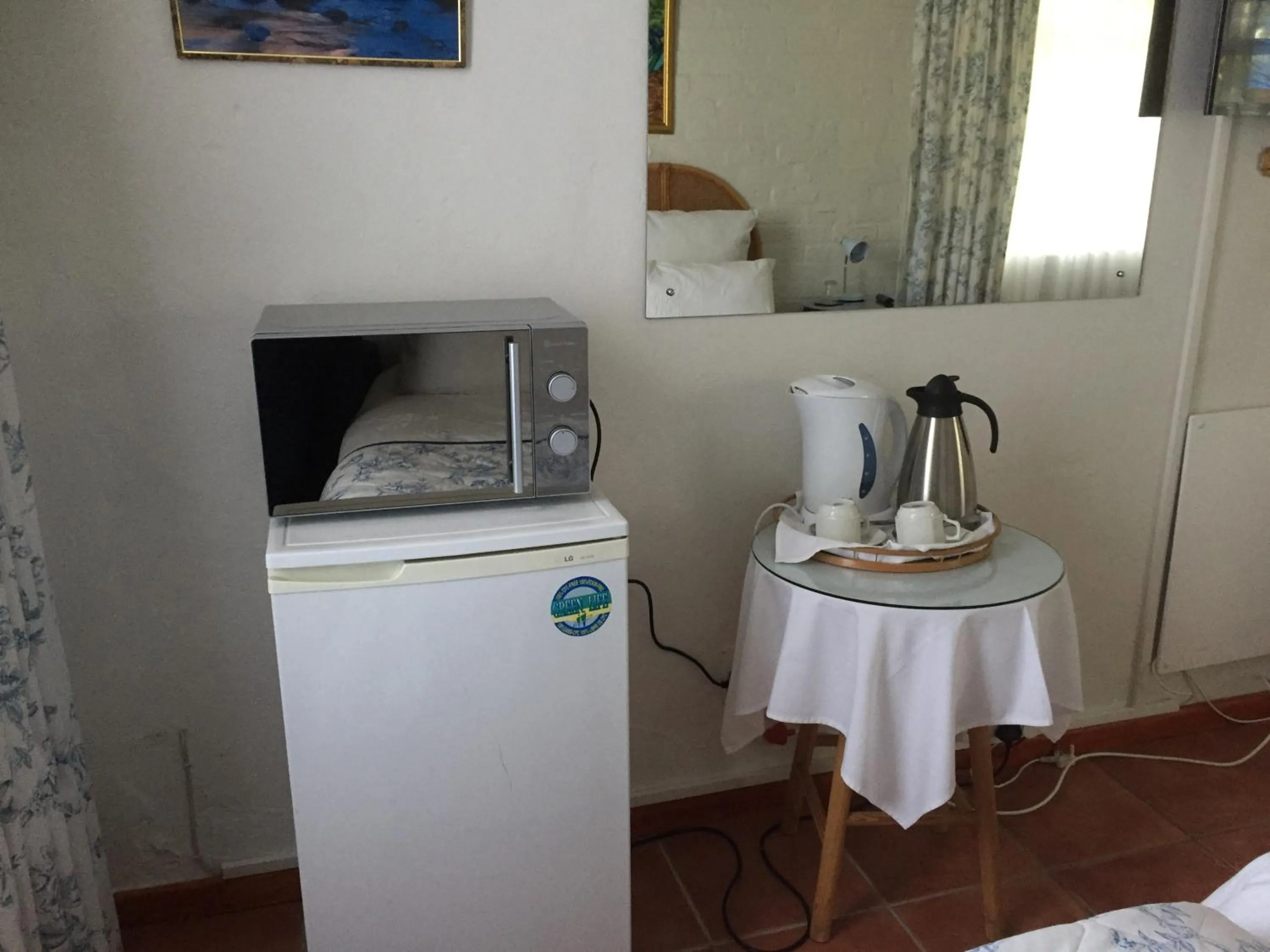 Coffee/tea facilities in Howards End Manor B&B