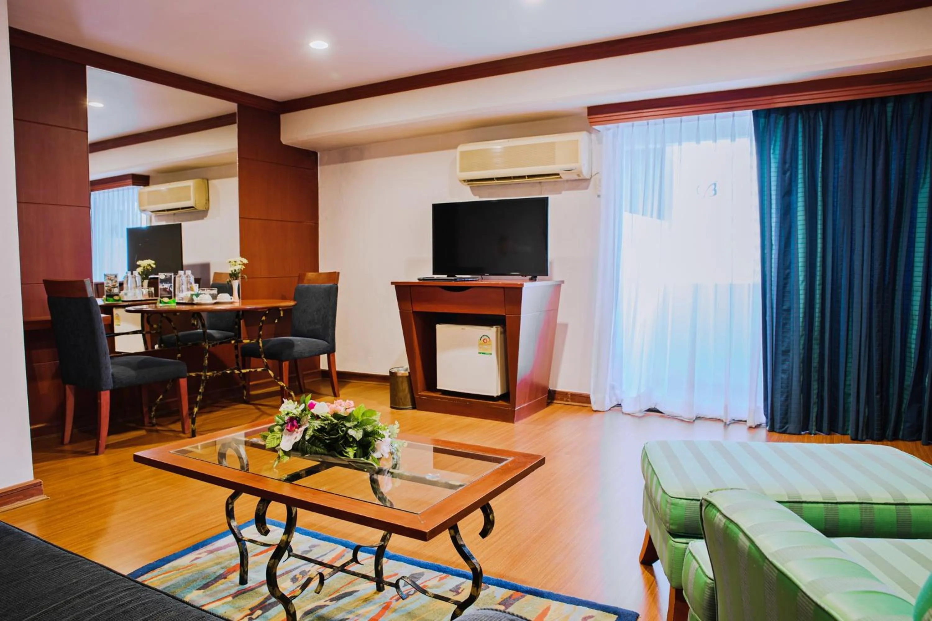 Living room in Baiyoke Suite Hotel