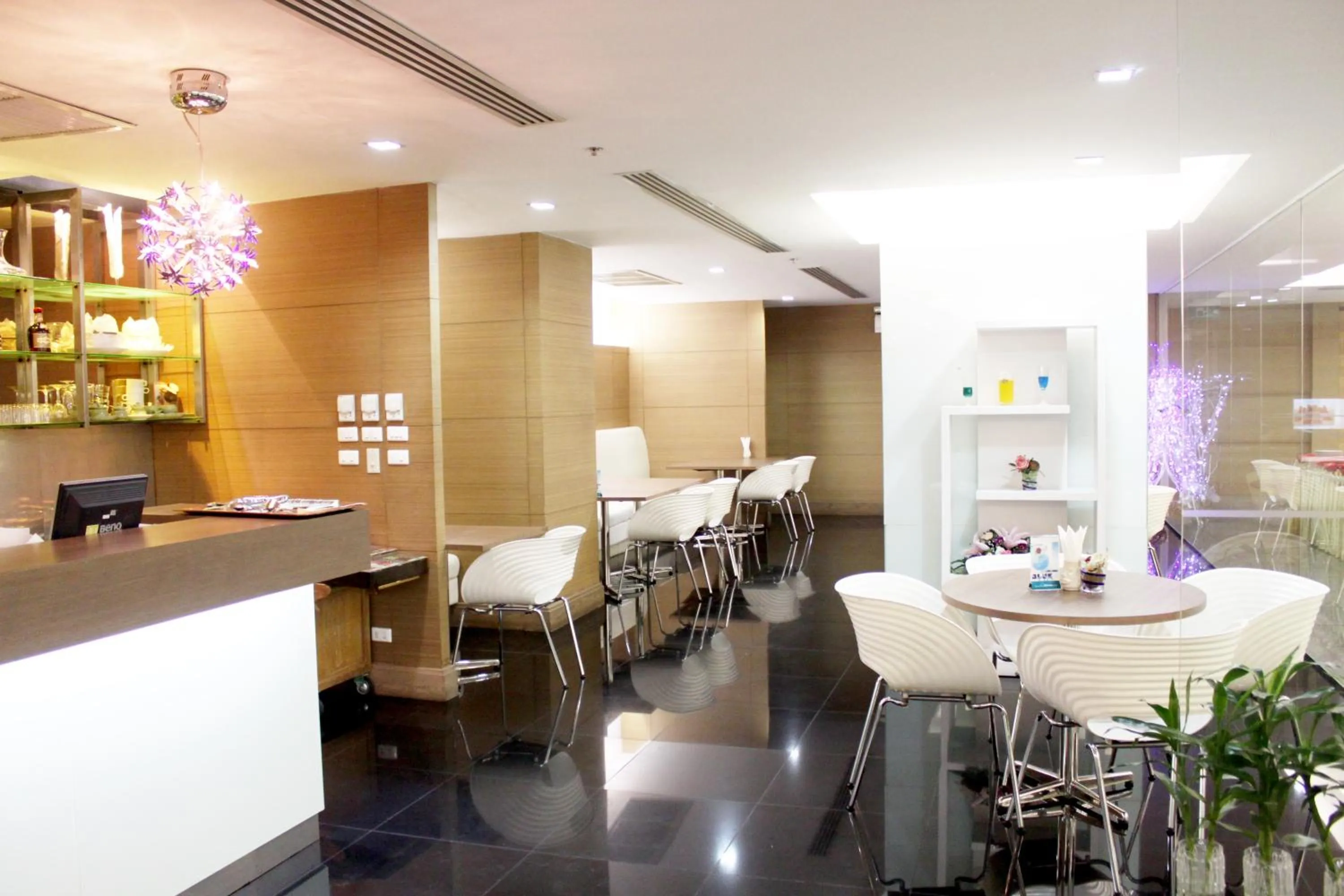 Restaurant/places to eat in Baiyoke Suite Hotel