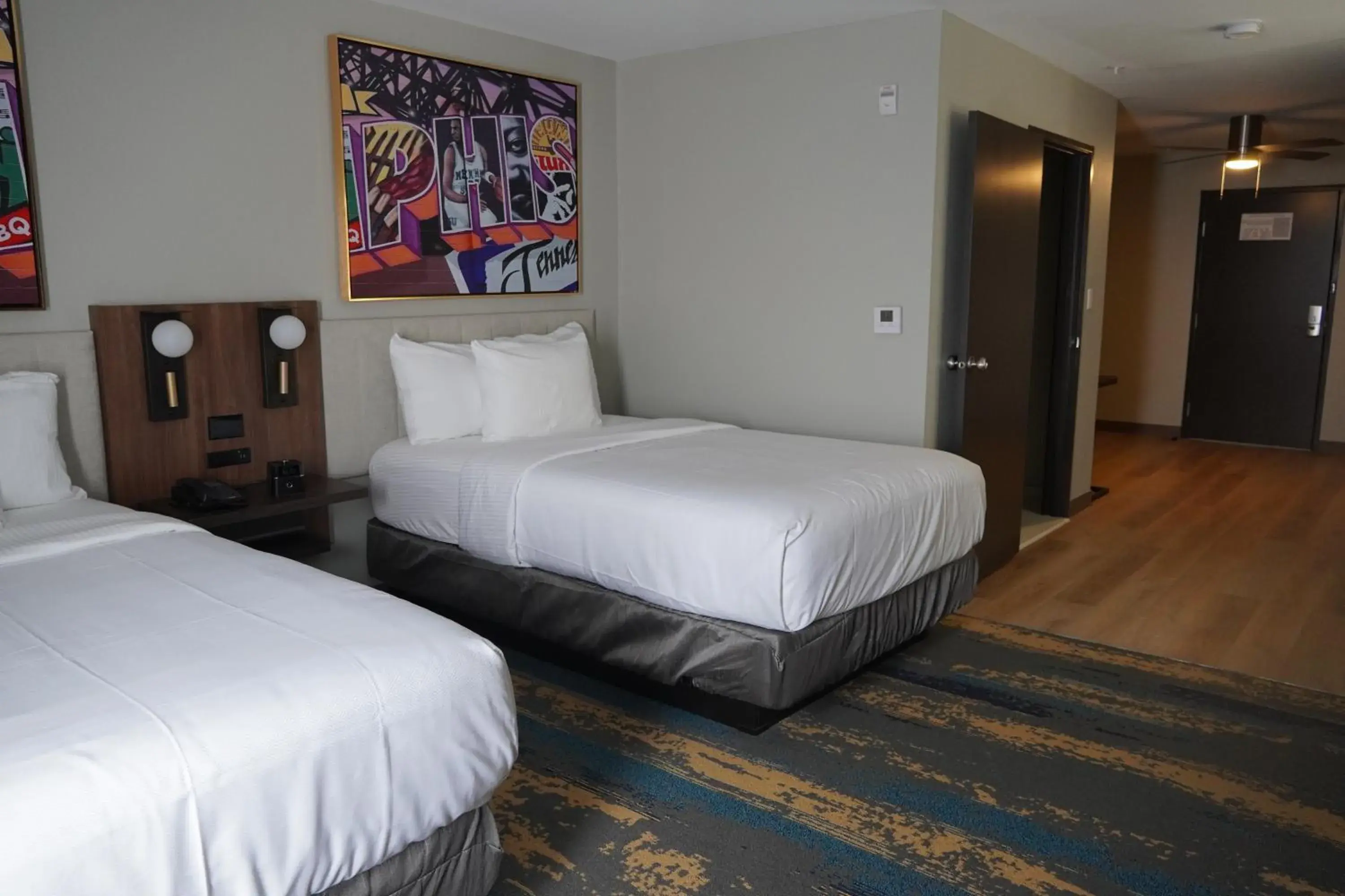 Double Room with Bathtub with Grab Bars - Non-Smoking/Mobility Accessible in La Quinta Inn & Suites by Wyndham Memphis I-240 Double Room with Bathtub with Grab Bars - Non-Smoking/Mobility Accessible in La Quinta Inn & Suites by Wyndham Memphis I-240