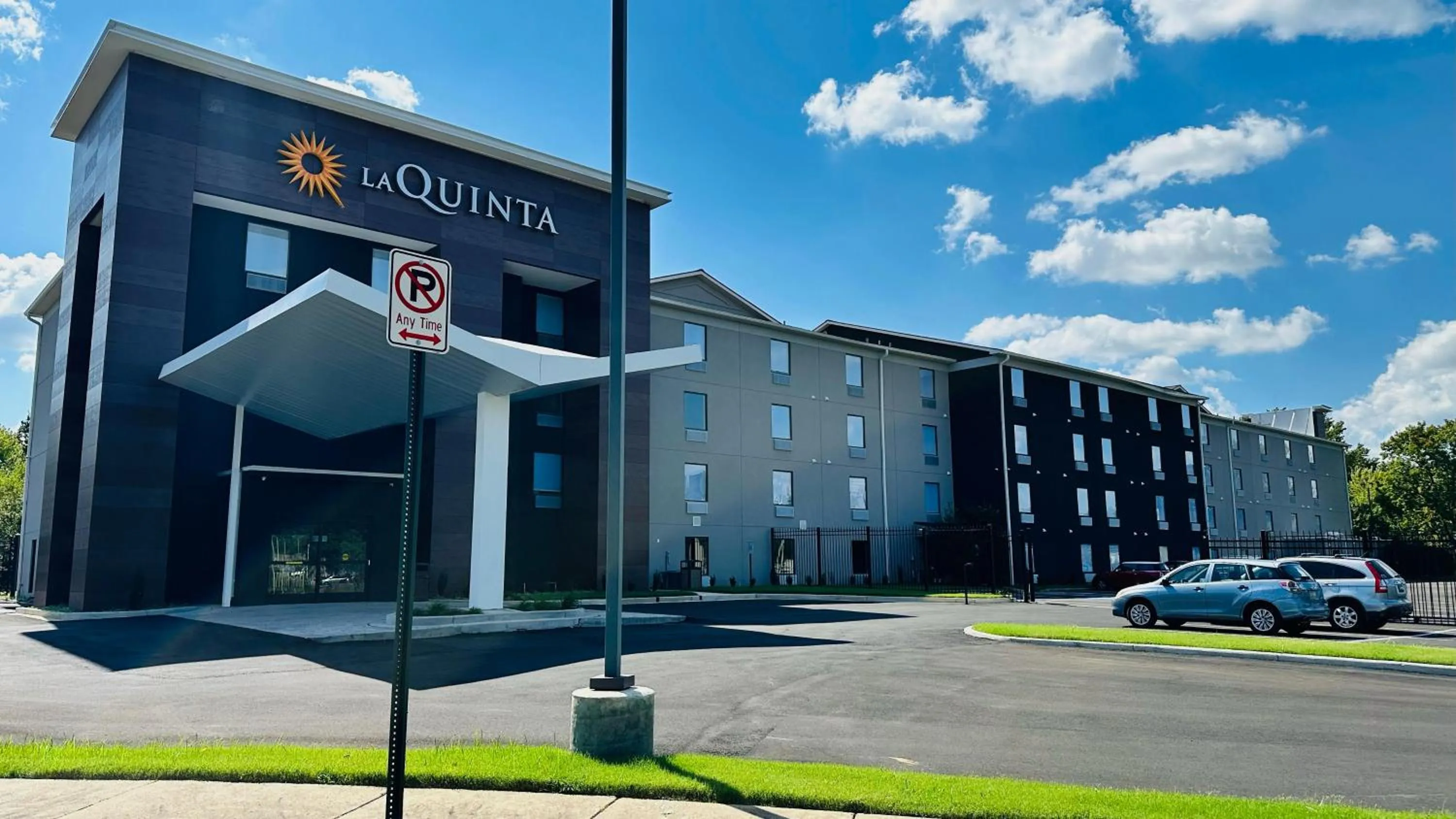 Property building in La Quinta Inn & Suites by Wyndham Memphis I-240
