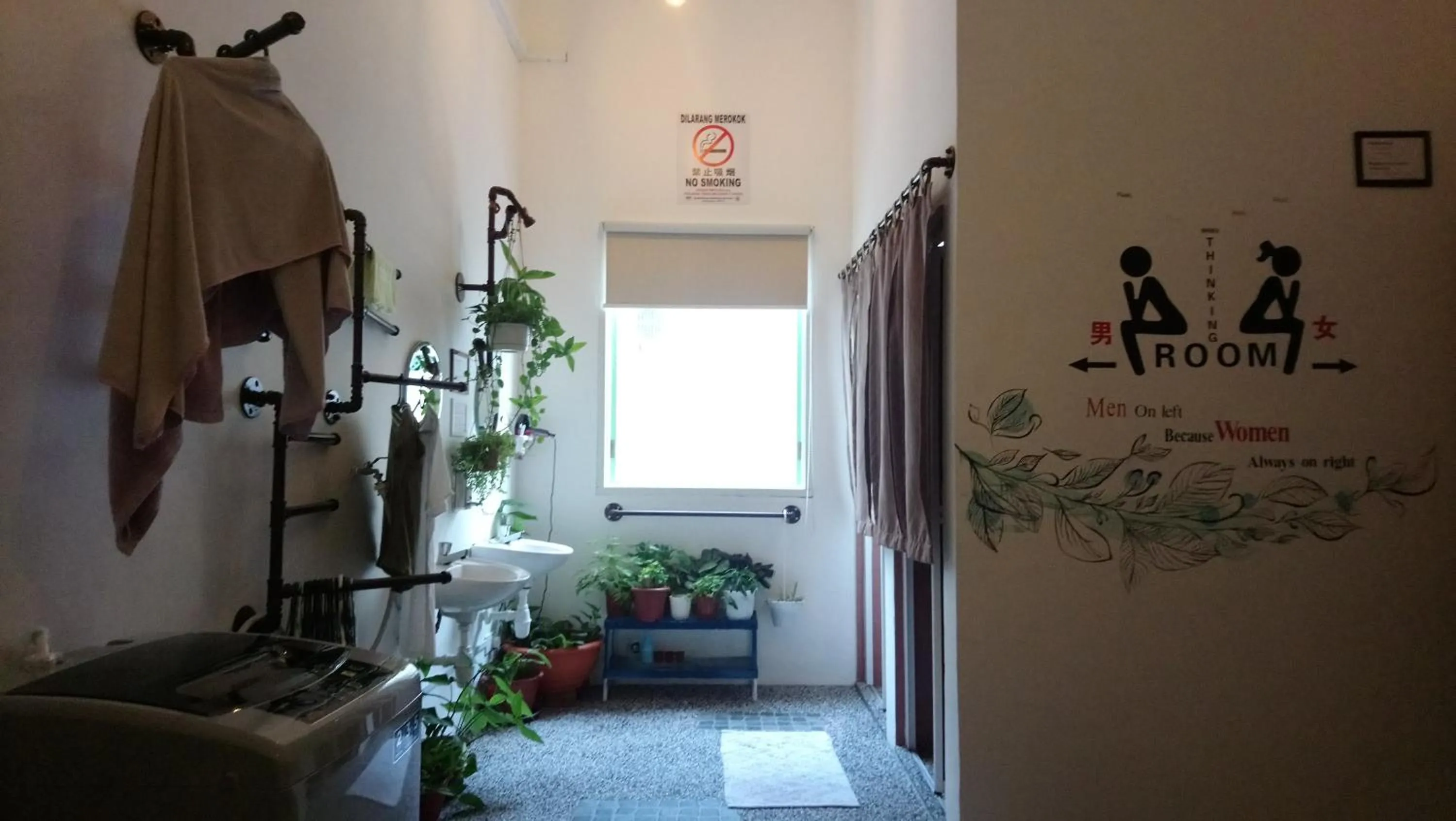 Stay With Me Capsules Hostel