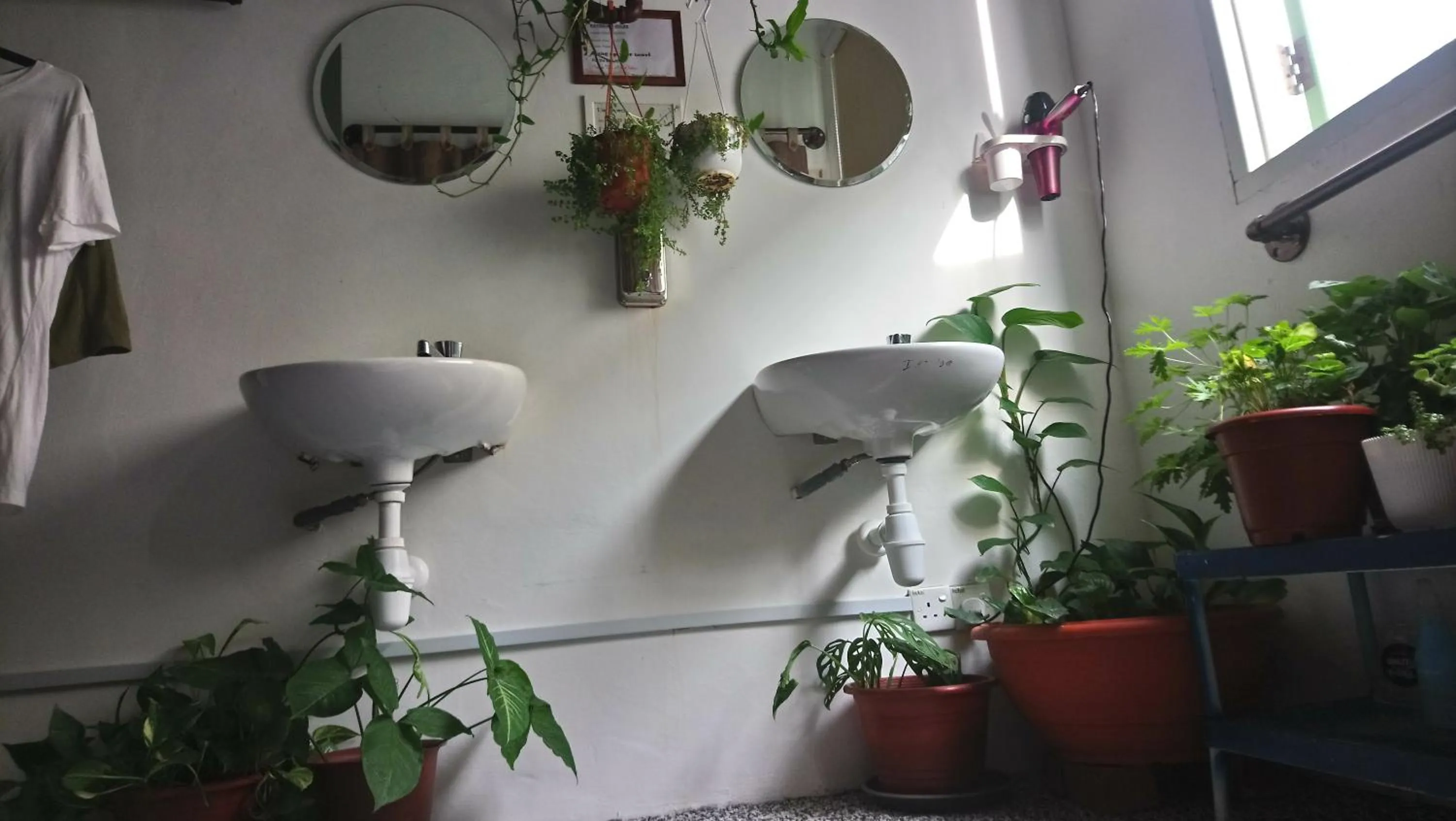 Stay With Me Capsules Hostel