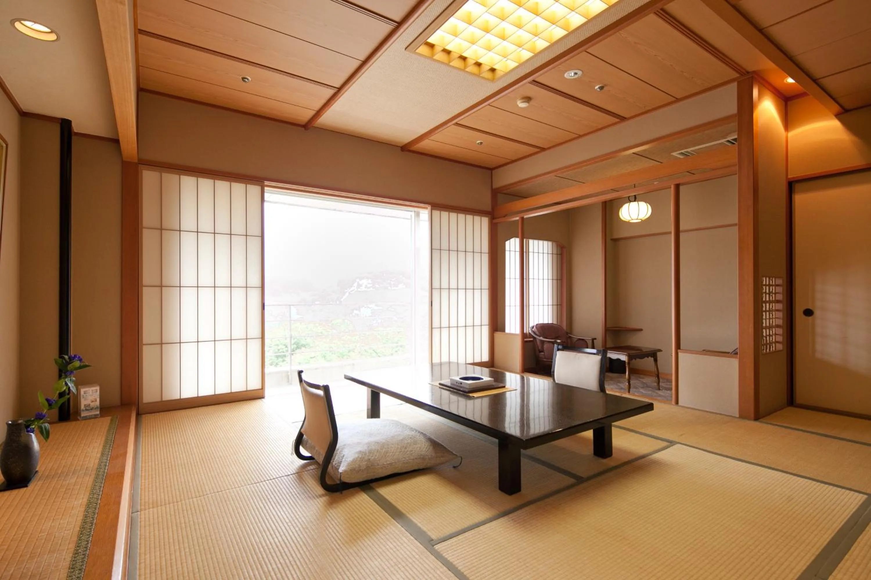 Photo of the whole room in Zazan minakami