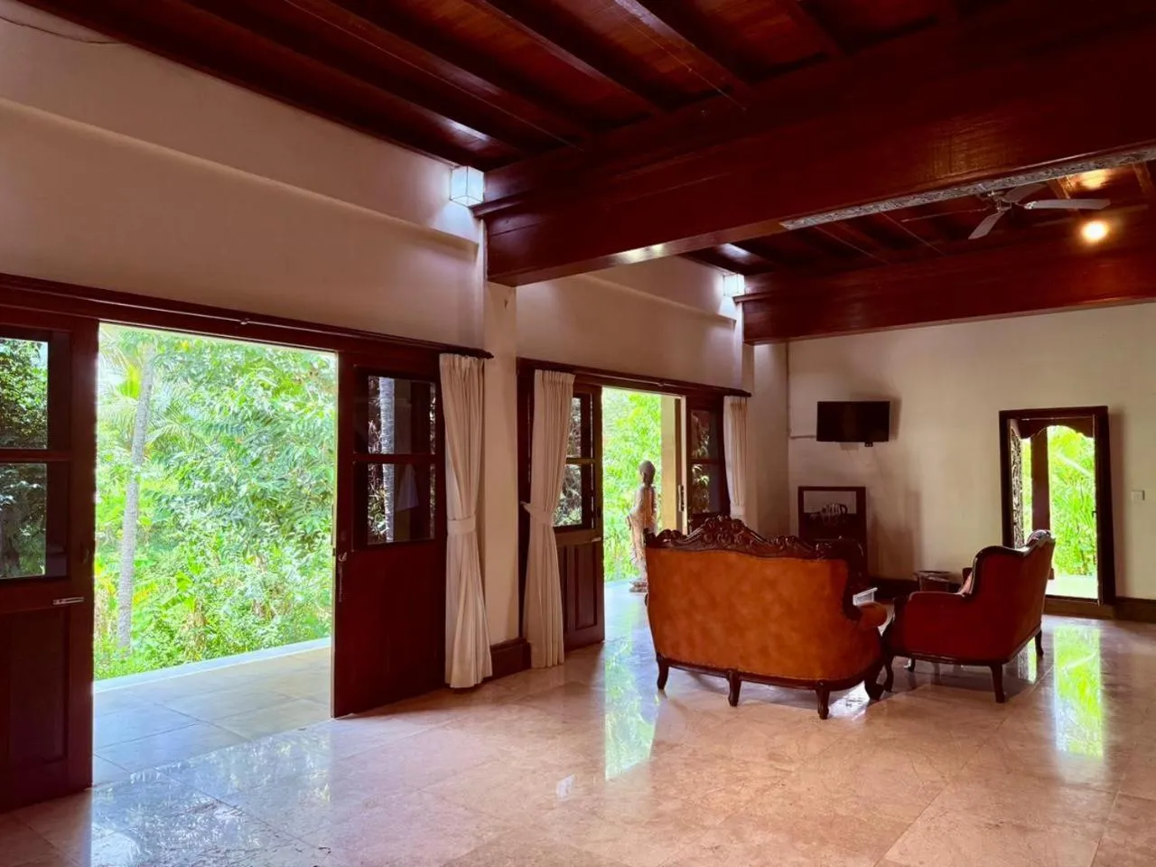 Living room in Ananda Ubud Resort