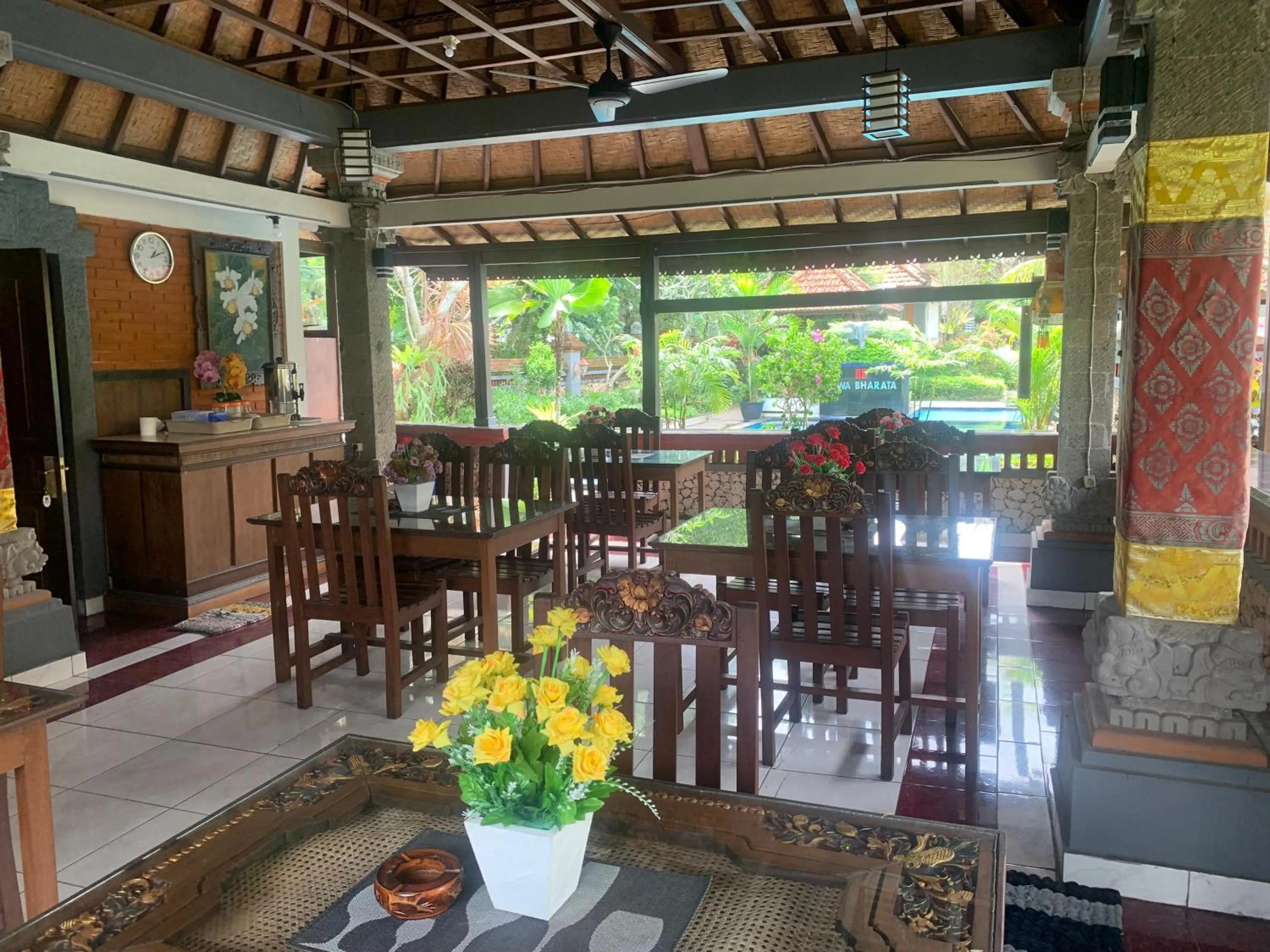 Restaurant/places to eat in Dewa Bharata Bungalows Ubud