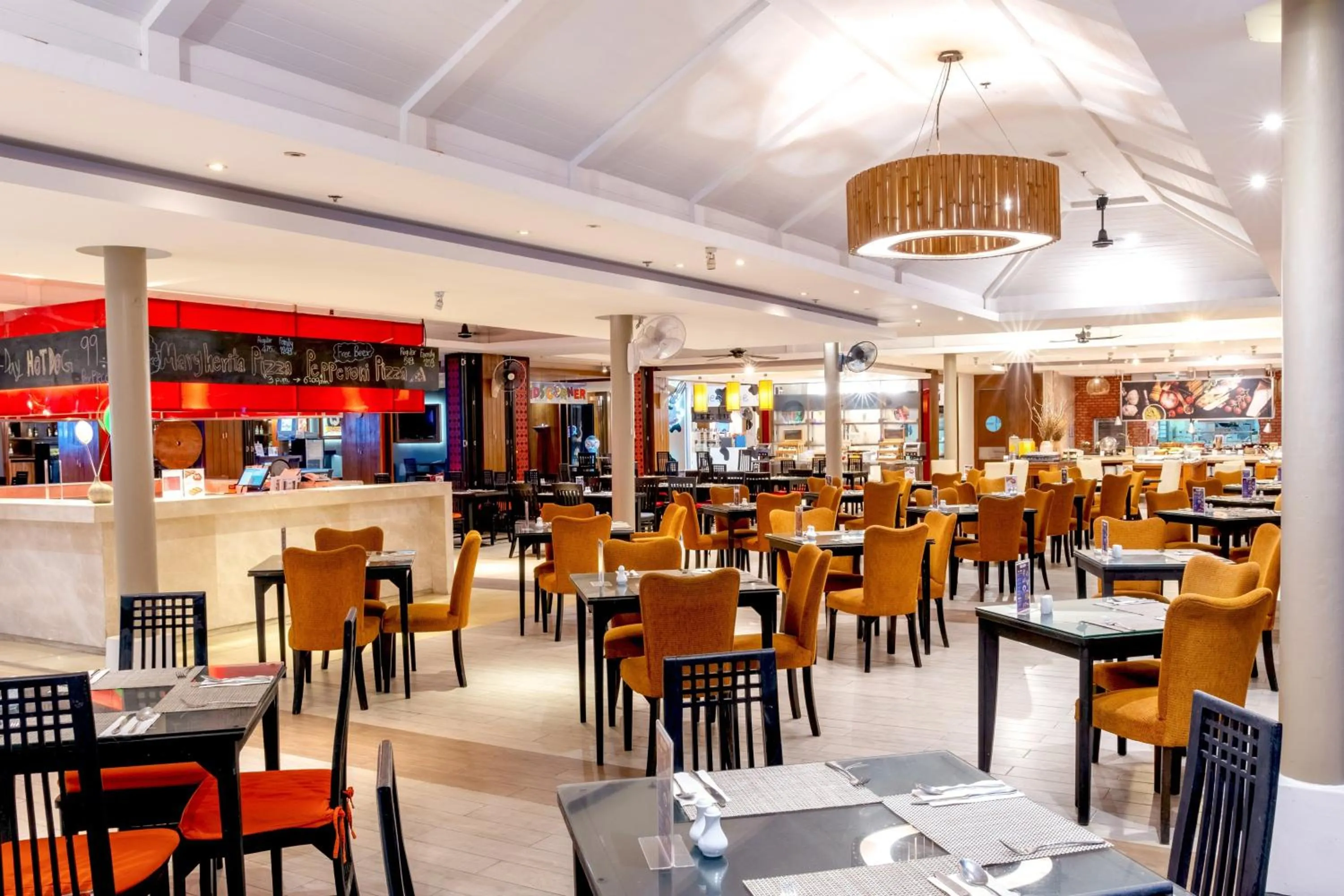 Restaurant/Places to Eat in Destination Resorts Phuket Surin Beach - SHA Extra Plus