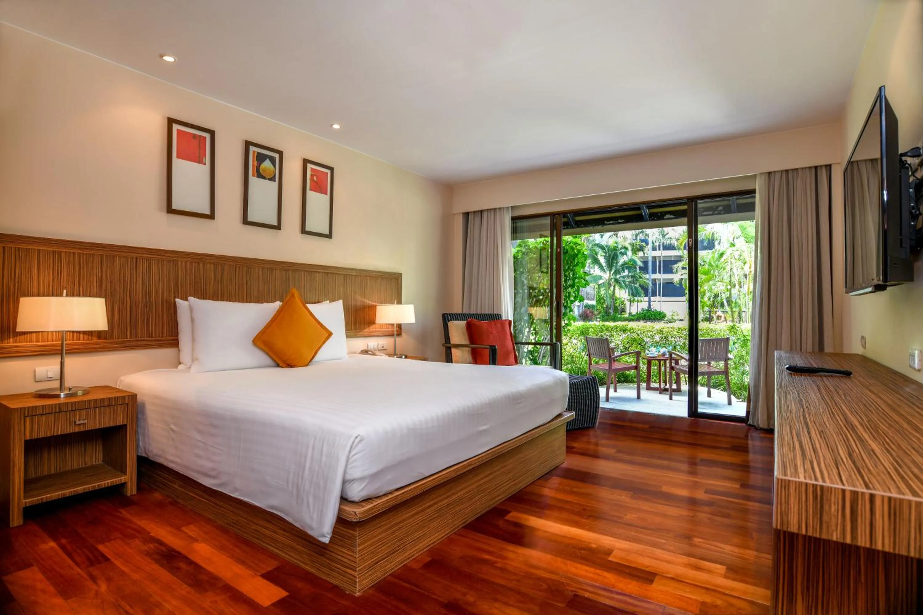 Bed in Destination Resorts Phuket Surin Beach - SHA Extra Plus