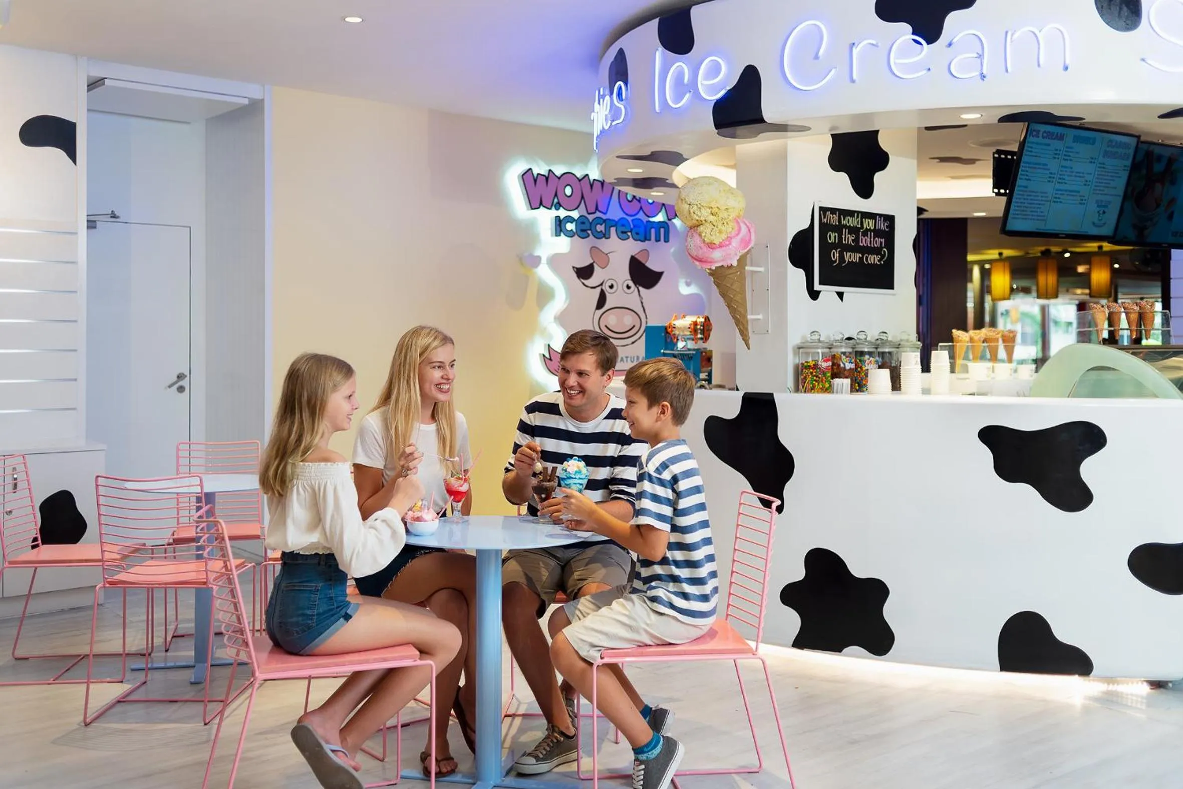 Food and drinks in Destination Resorts Phuket Surin Beach - SHA Extra Plus