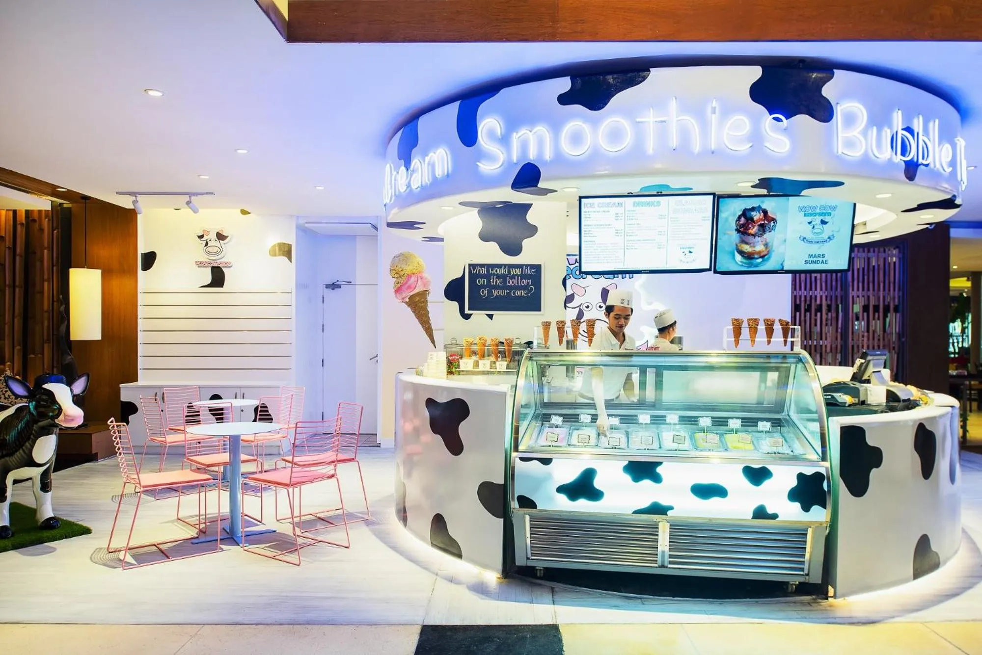 On-site shops, Lounge/Bar in Destination Resorts Phuket Surin Beach - SHA Extra Plus