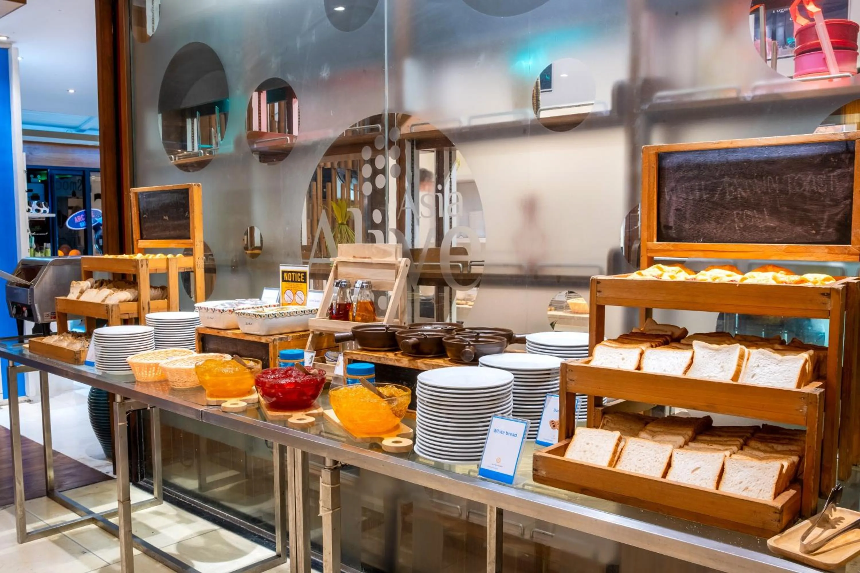 Restaurant/places to eat in Destination Resorts Phuket Surin Beach - SHA Extra Plus