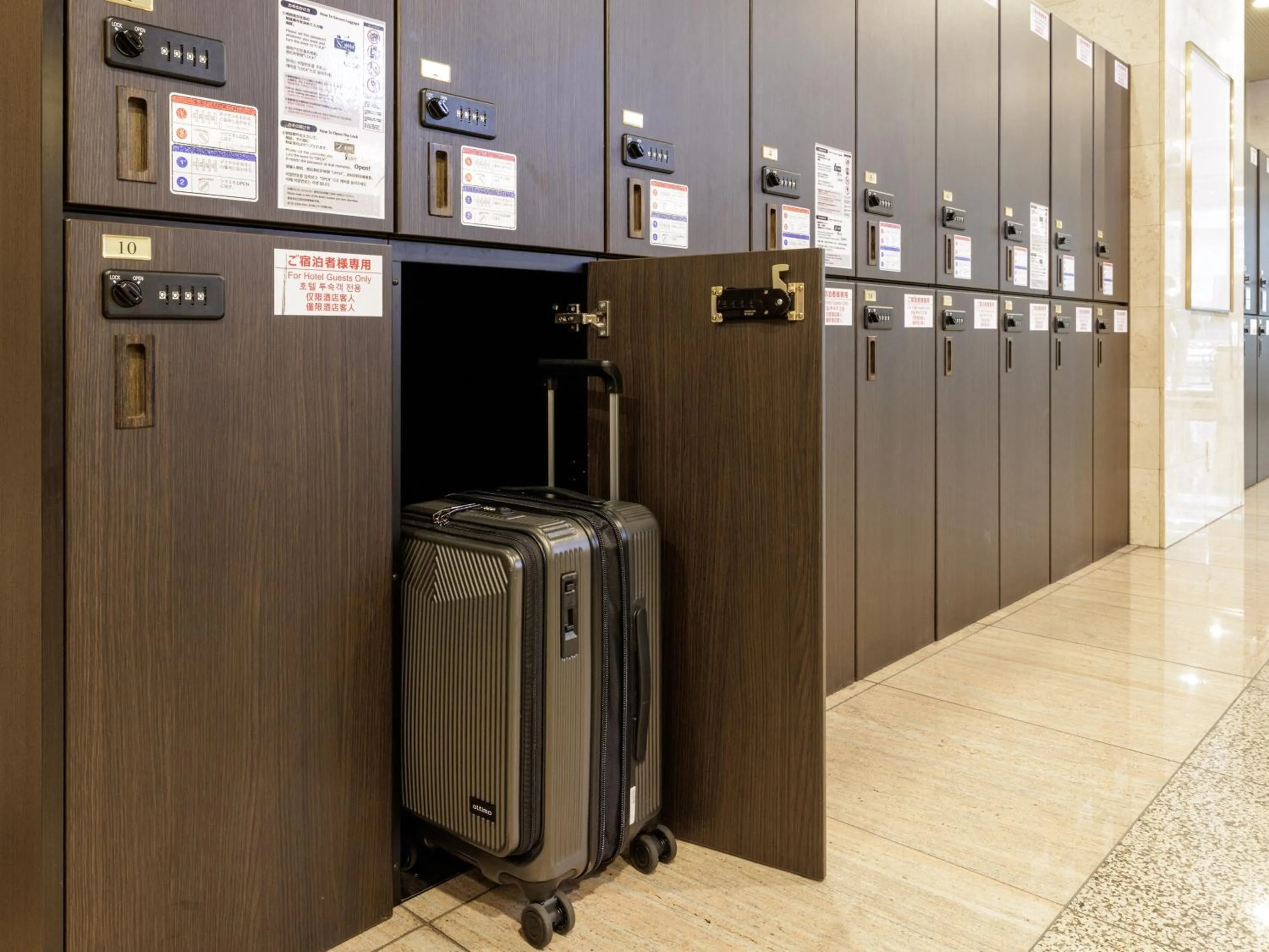 locker in Nishitetsu Inn Shinjuku