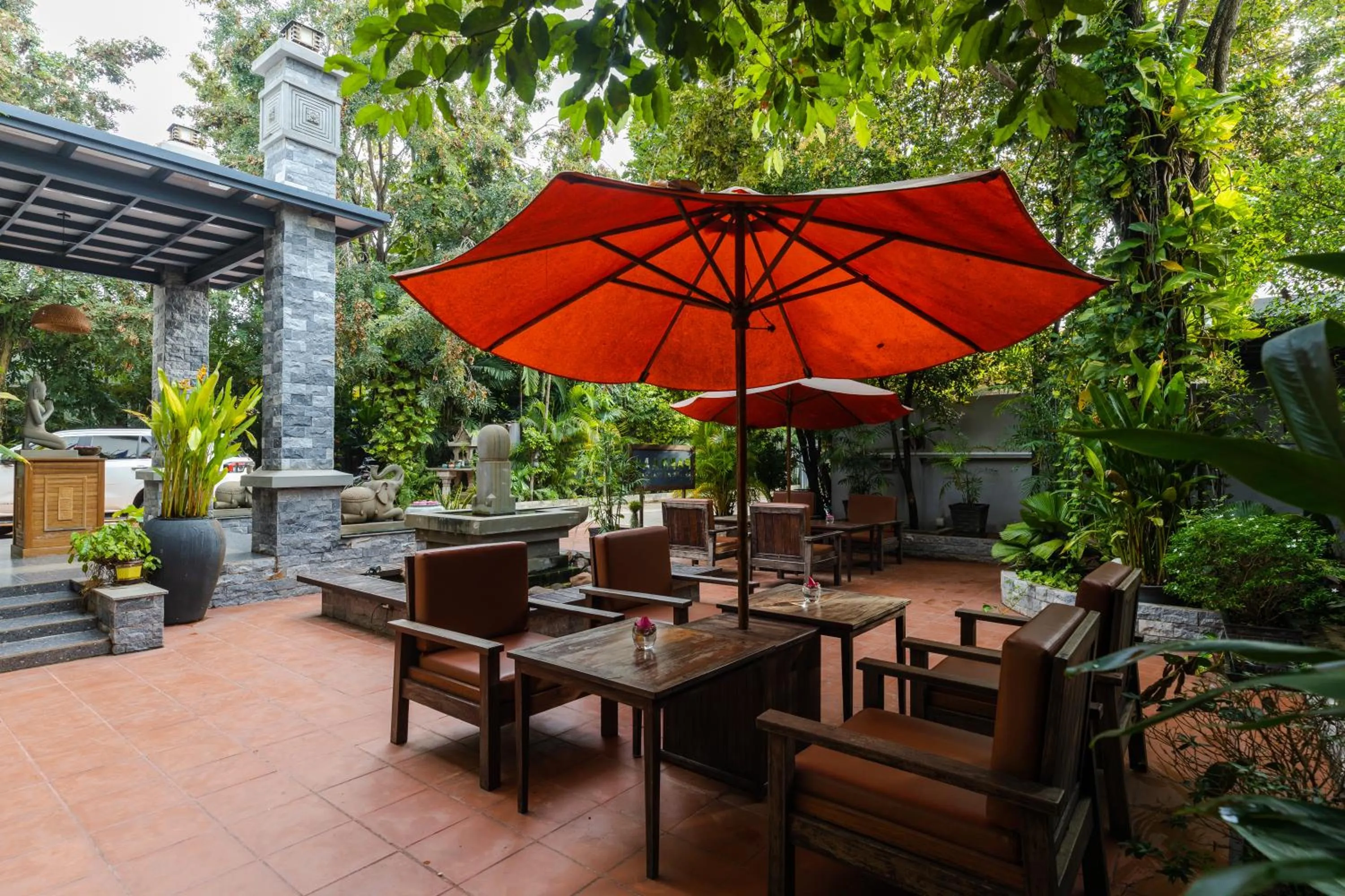 Patio in Green Amazon Residence