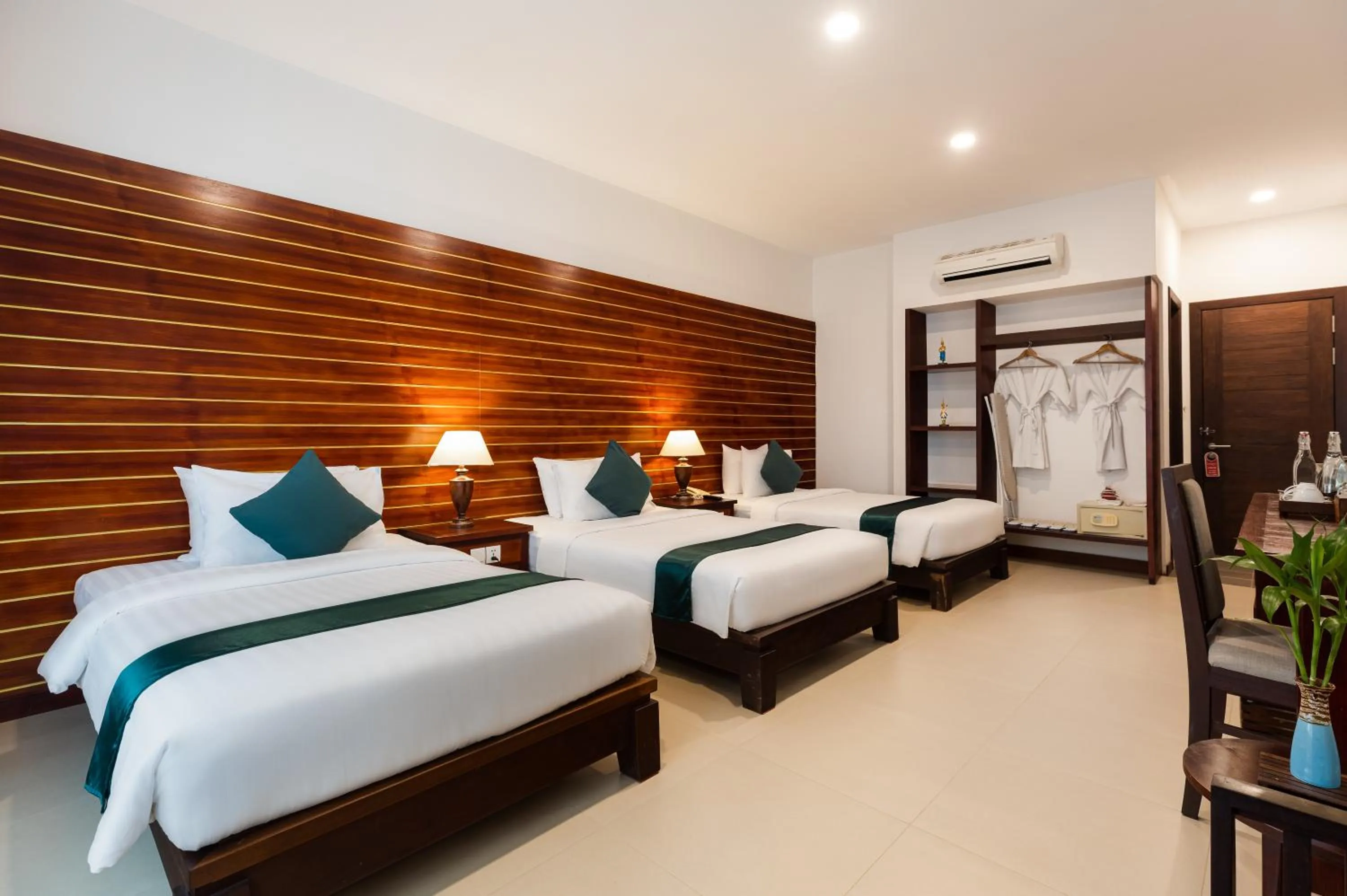Deluxe Triple Room in Green Amazon Residence