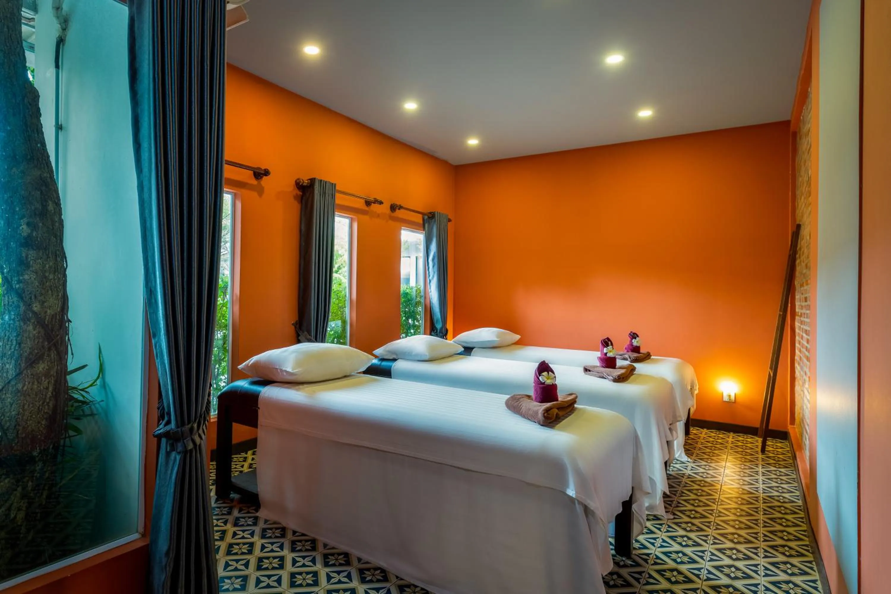 Massage, Bed in Green Amazon Residence