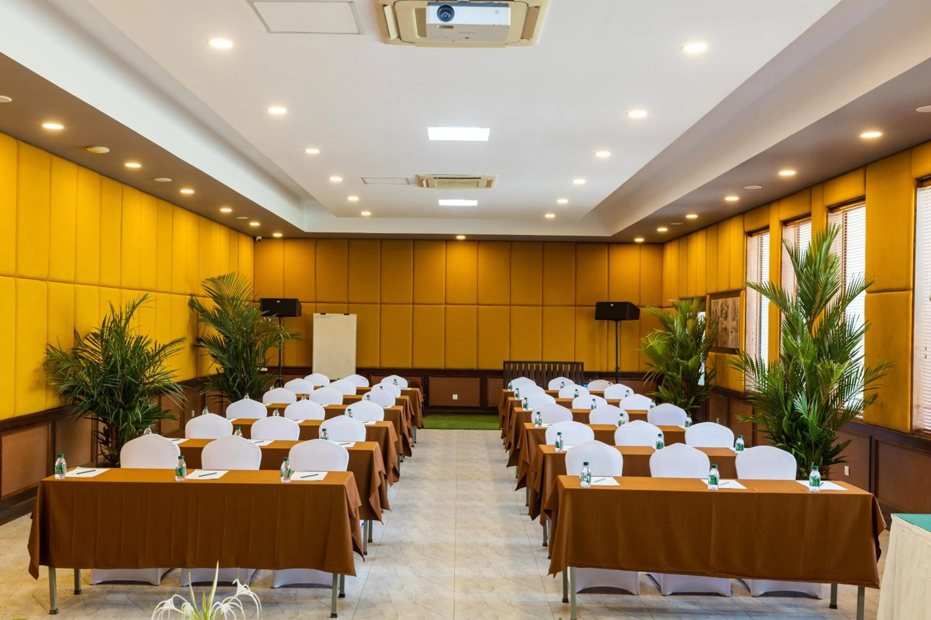 Meeting/conference room in Green Amazon Residence