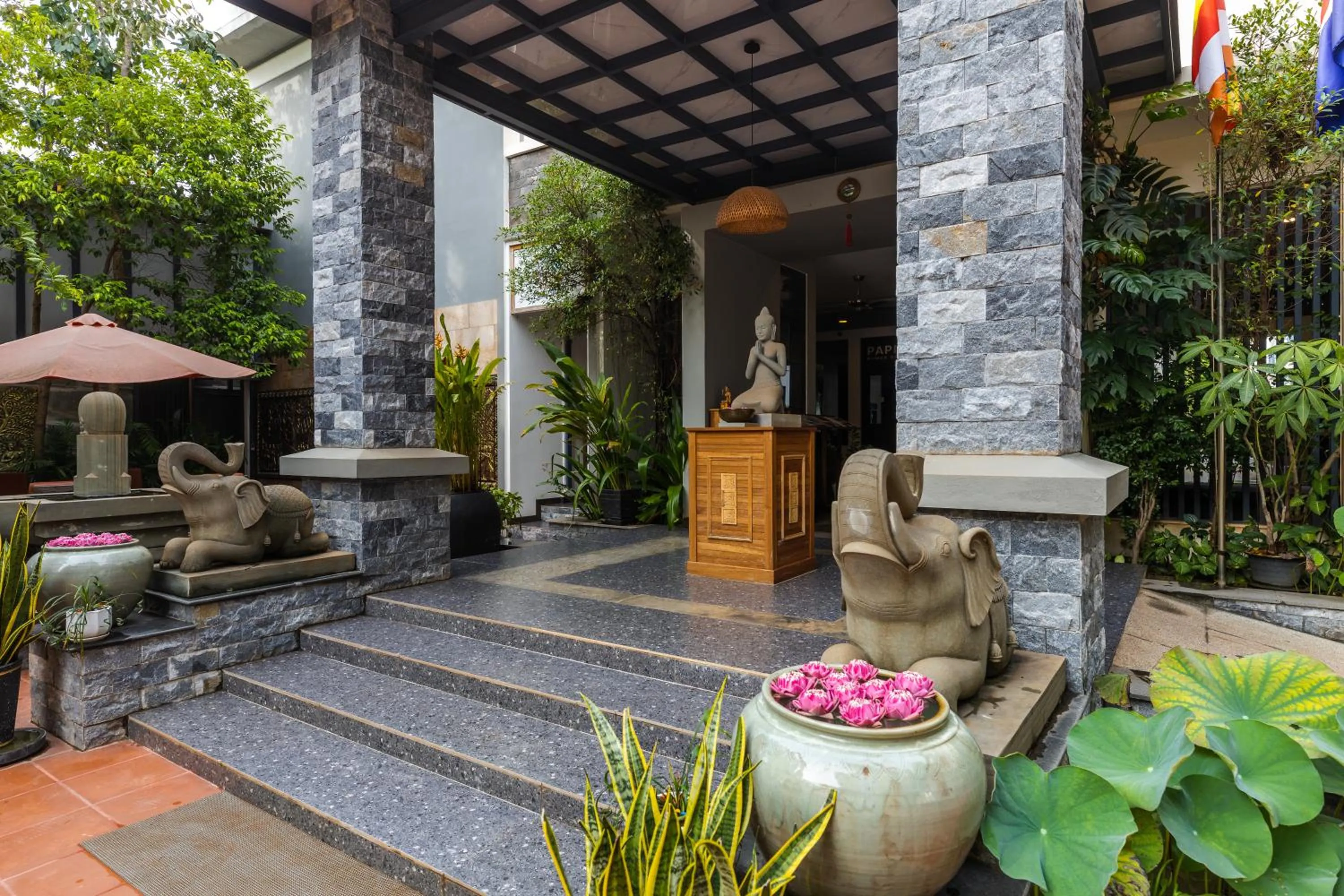 Facade/entrance in Green Amazon Residence