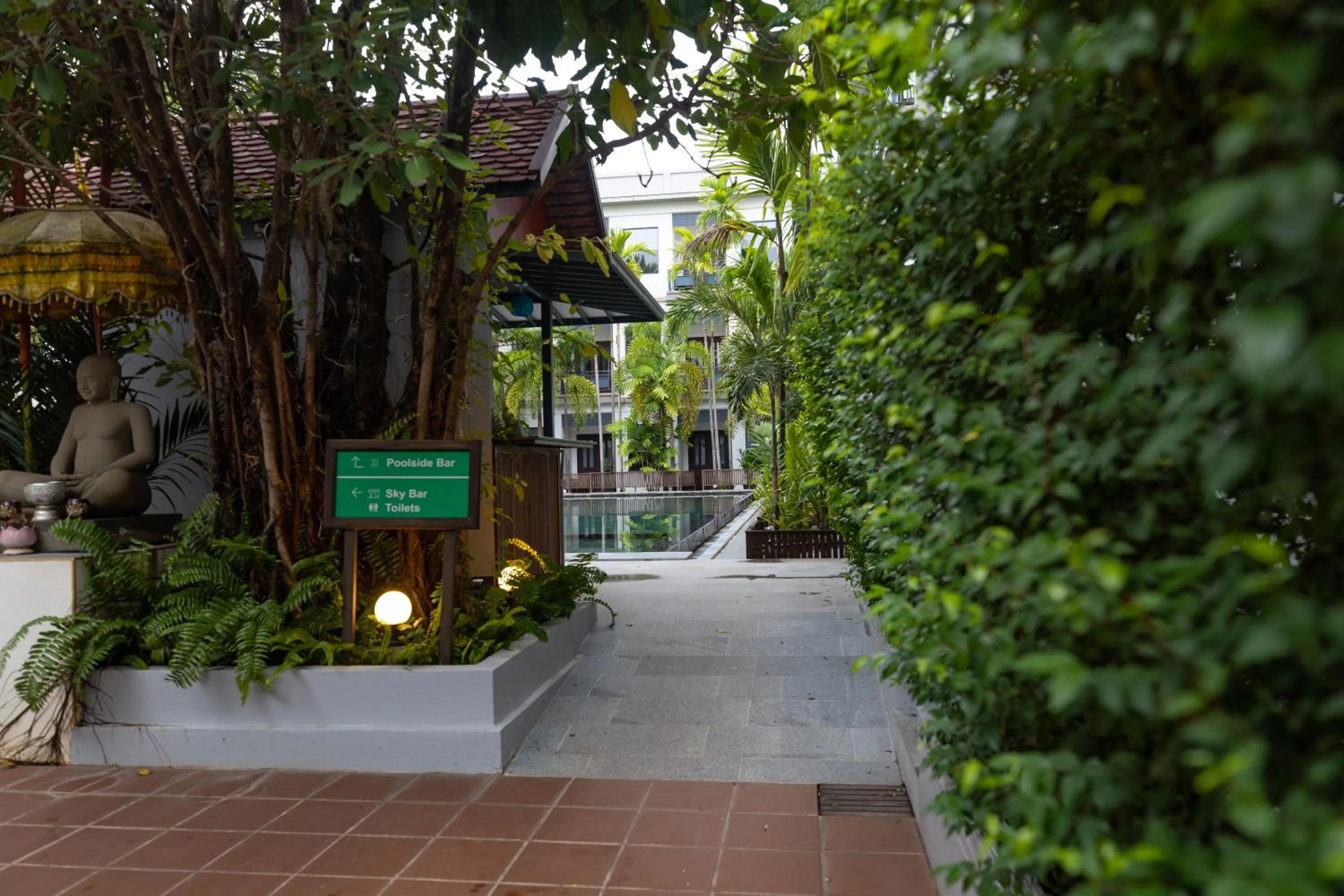 Garden in Green Amazon Residence