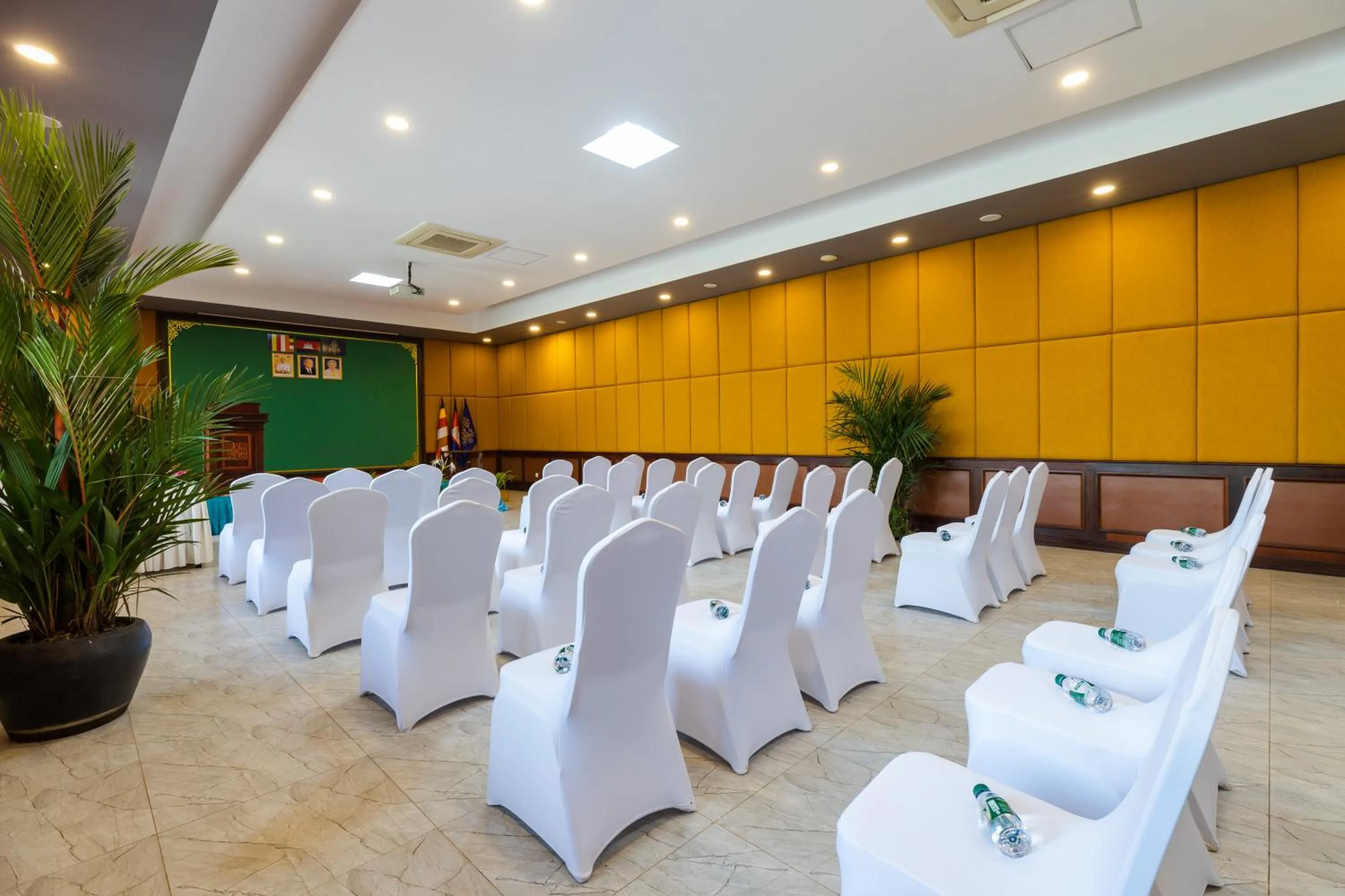 Meeting/conference room in Green Amazon Residence