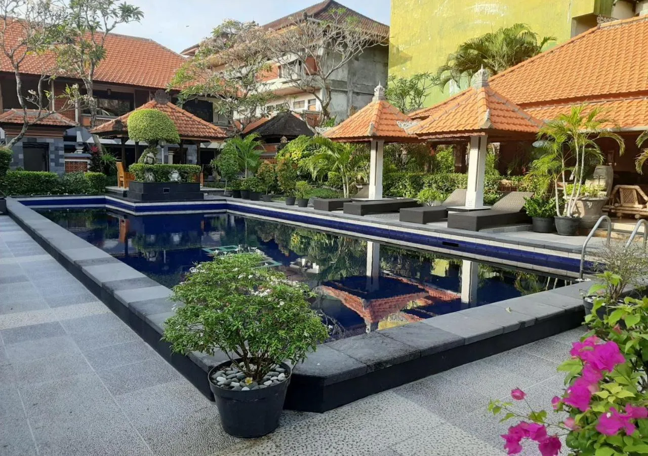 Swimming pool in Dewa Bharata Bungalows Legian