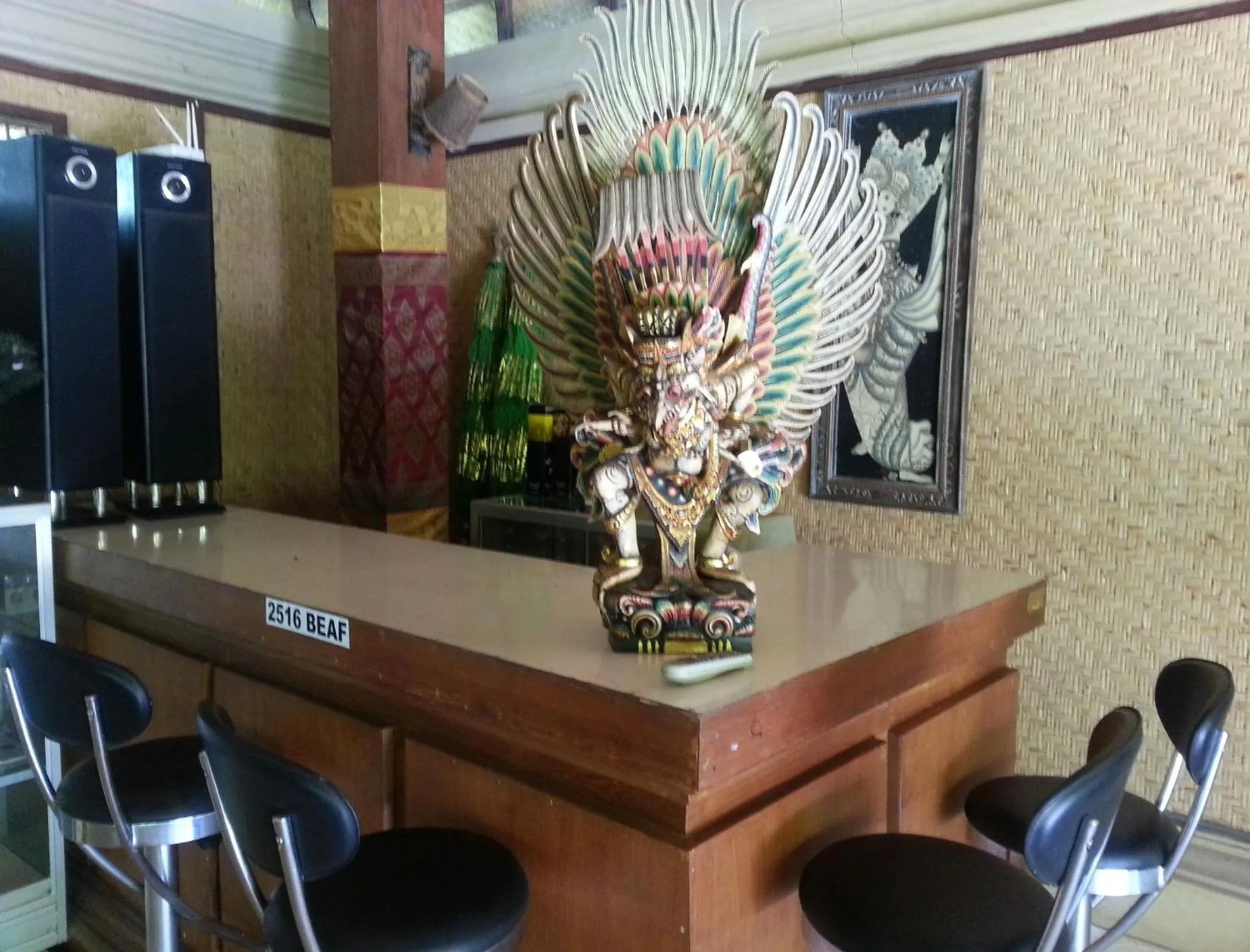 Restaurant/places to eat in Dewa Bharata Bungalows Legian
