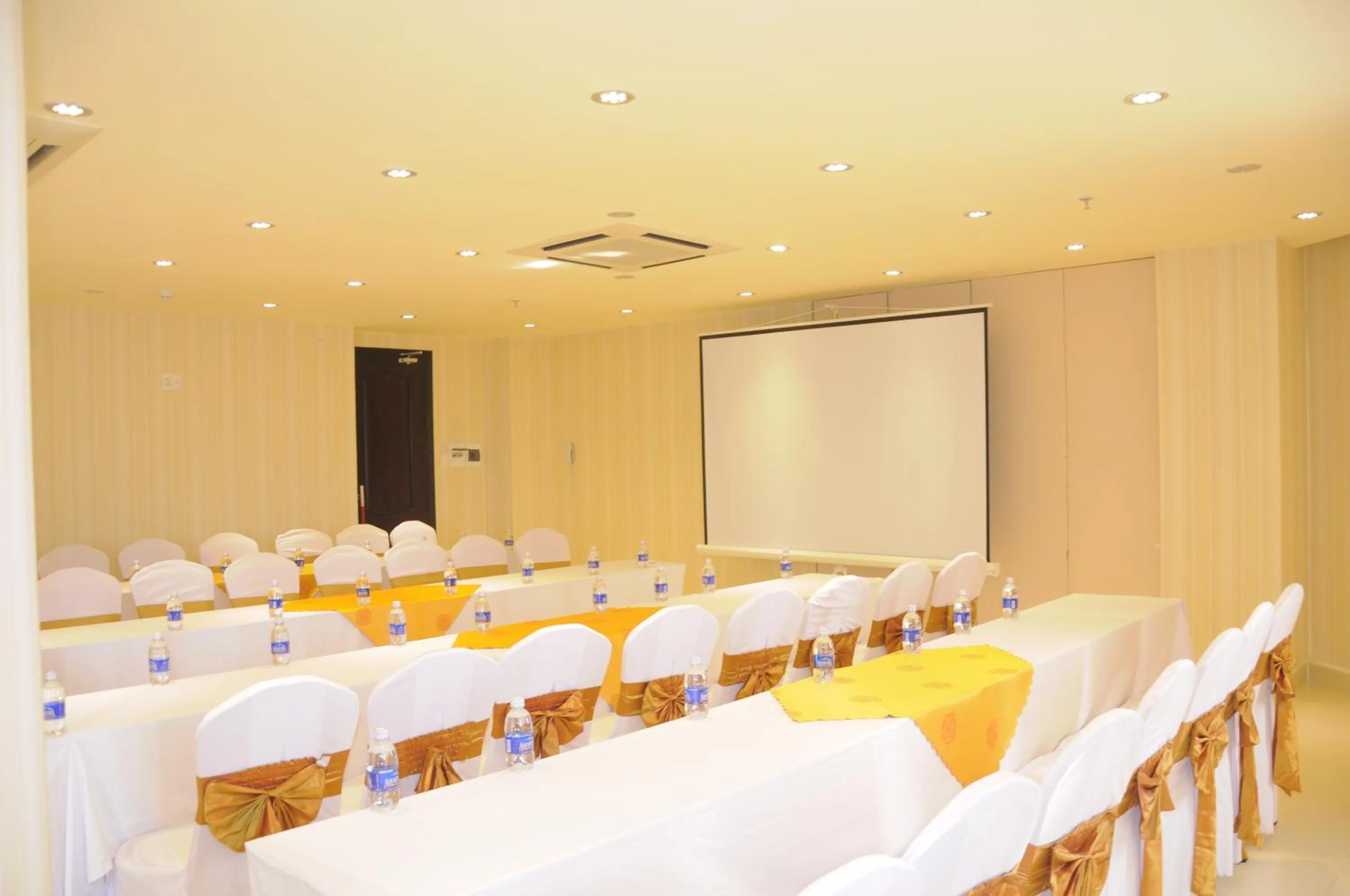 Meeting/conference room in Viet Uc Hotel