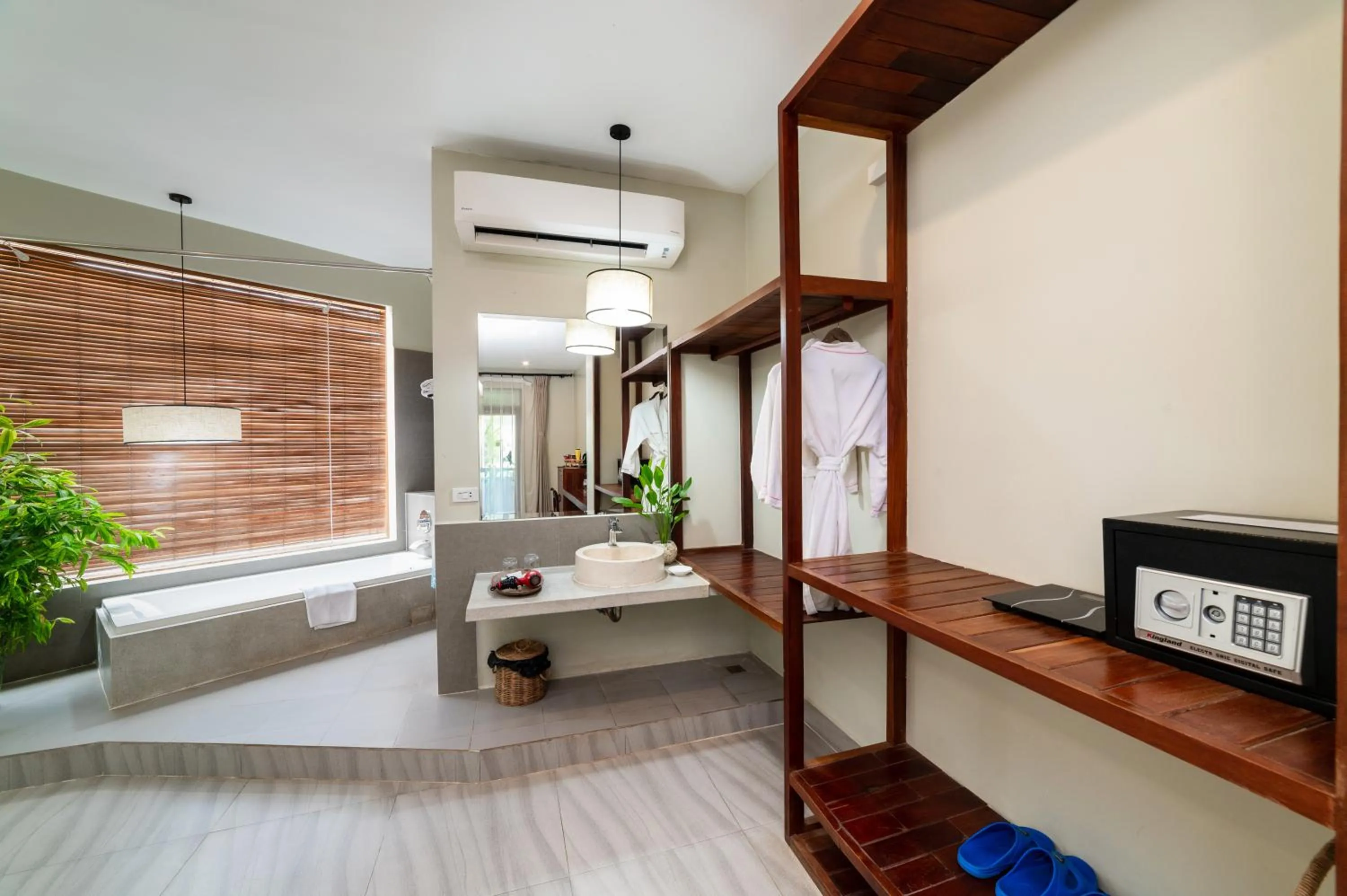 Bathroom, Bed in Bayon Modern Residence