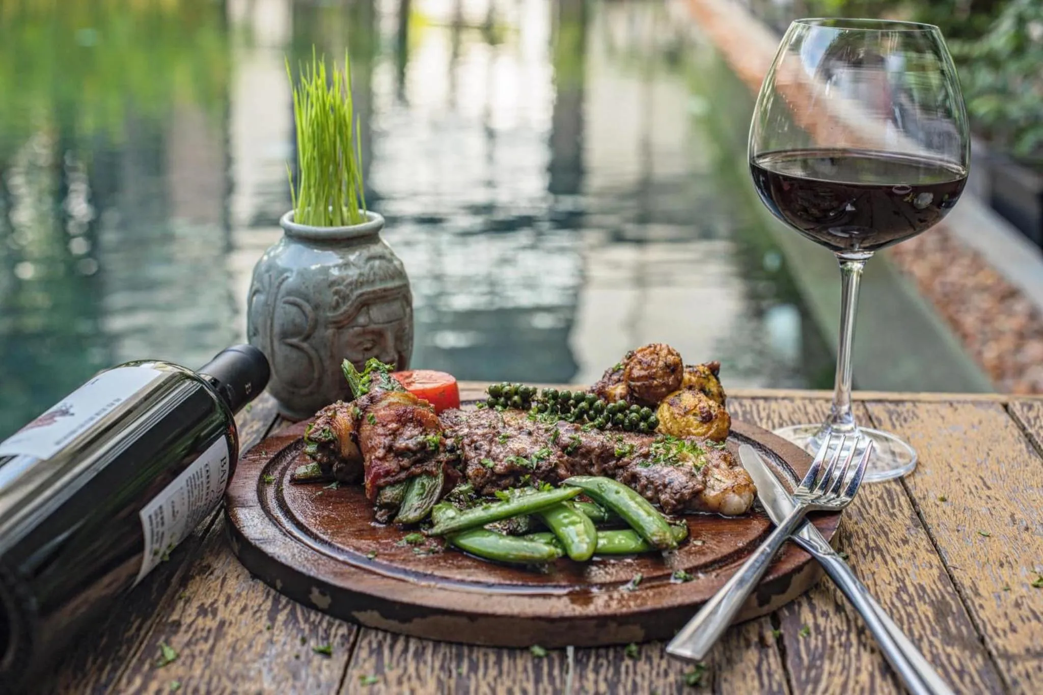 Restaurant/places to eat in Bayon Modern Residence