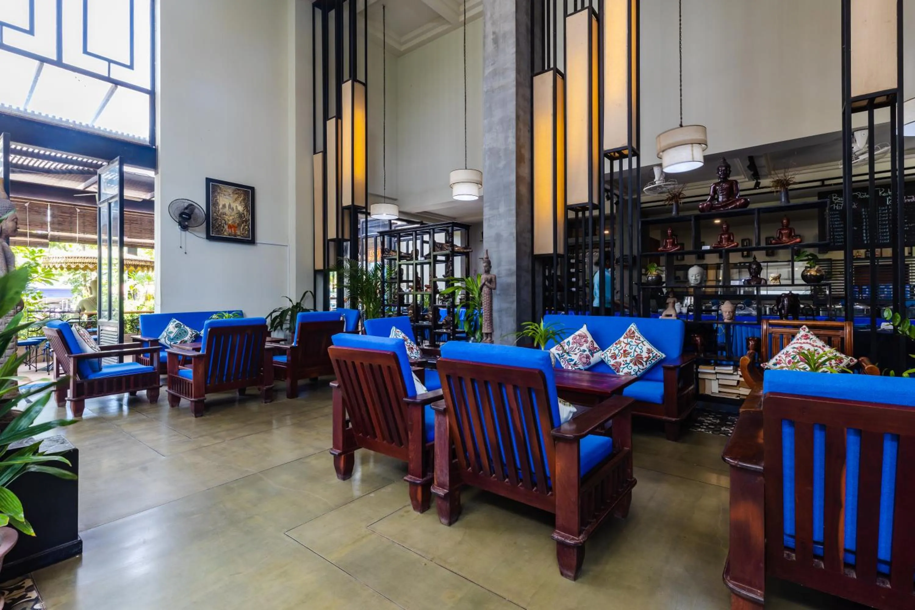 Seating area in Bayon Modern Residence