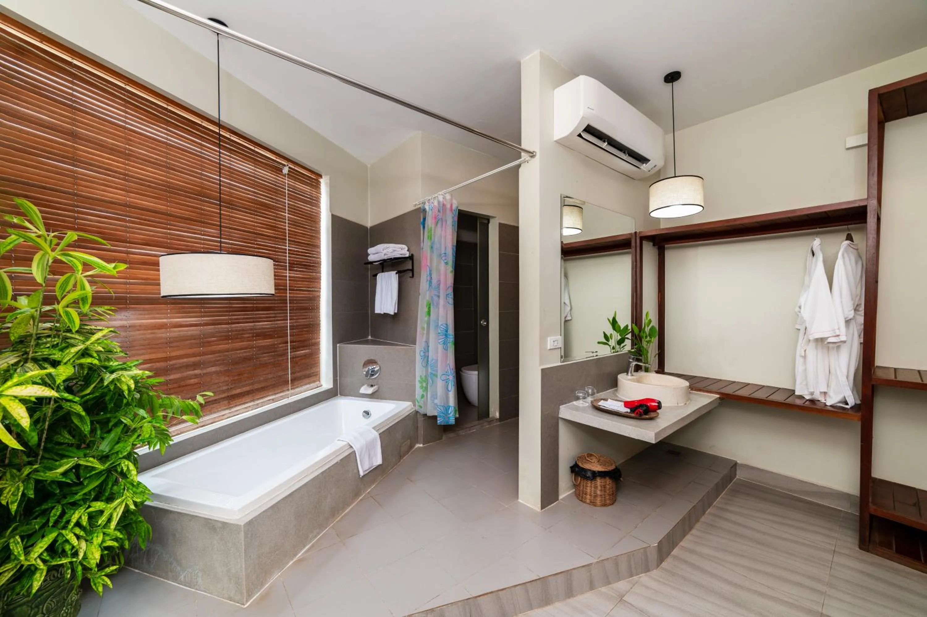 Shower in Bayon Modern Residence