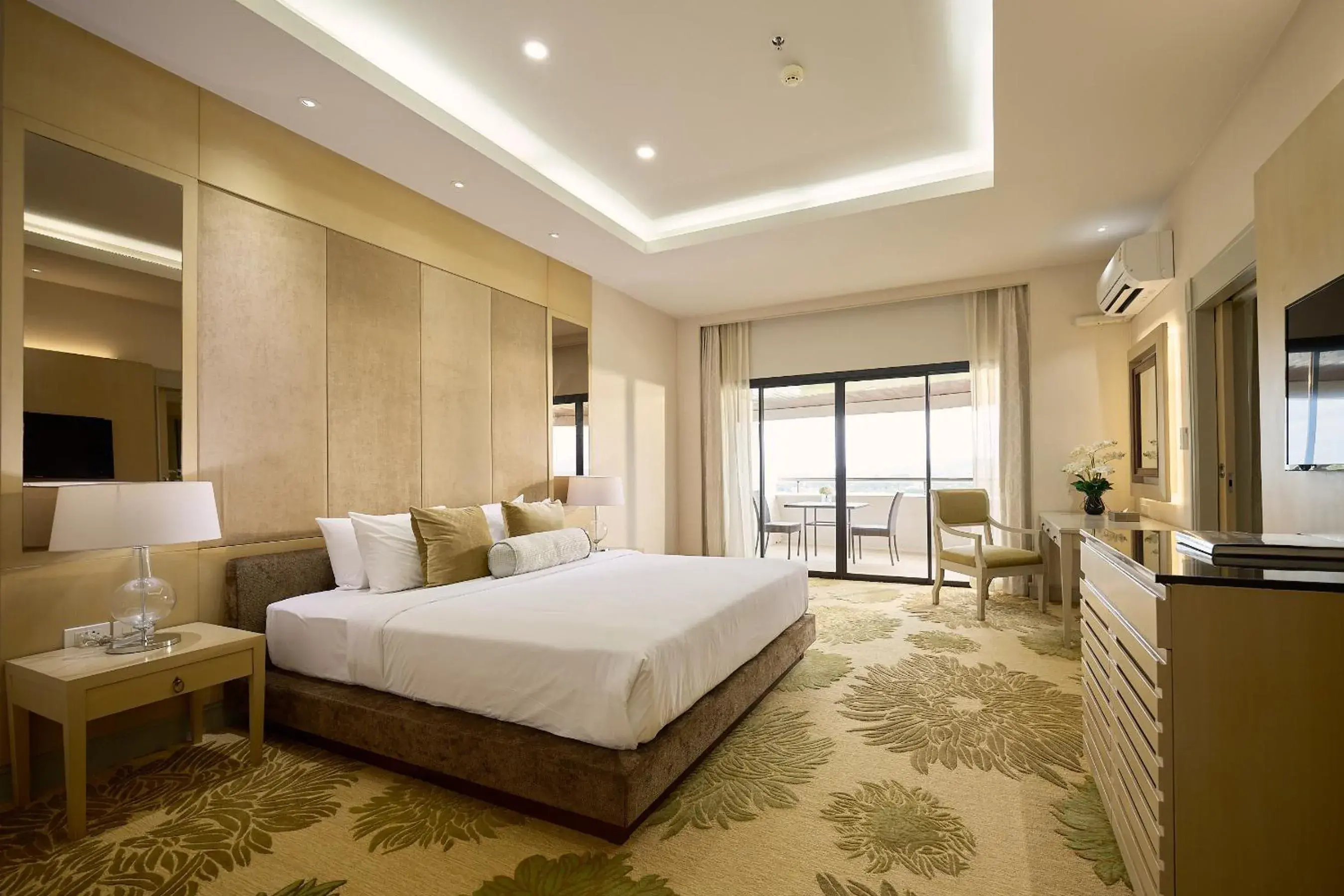 Royal Suite in Rua Rasada Hotel - The Ideal Venue for Meetings & Events Royal Suite in Rua Rasada Hotel - The Ideal Venue for Meetings & Events