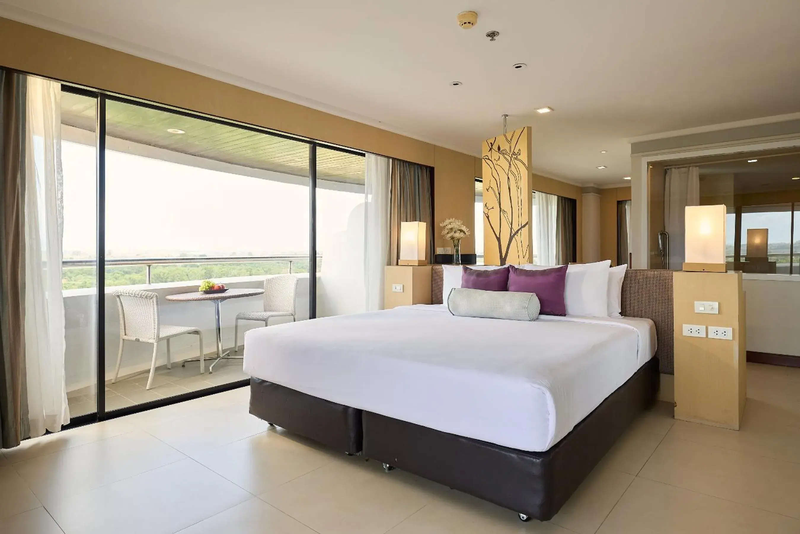 Corner Deluxe Double Room in Rua Rasada Hotel - The Ideal Venue for Meetings & Events Corner Deluxe Double Room in Rua Rasada Hotel - The Ideal Venue for Meetings & Events