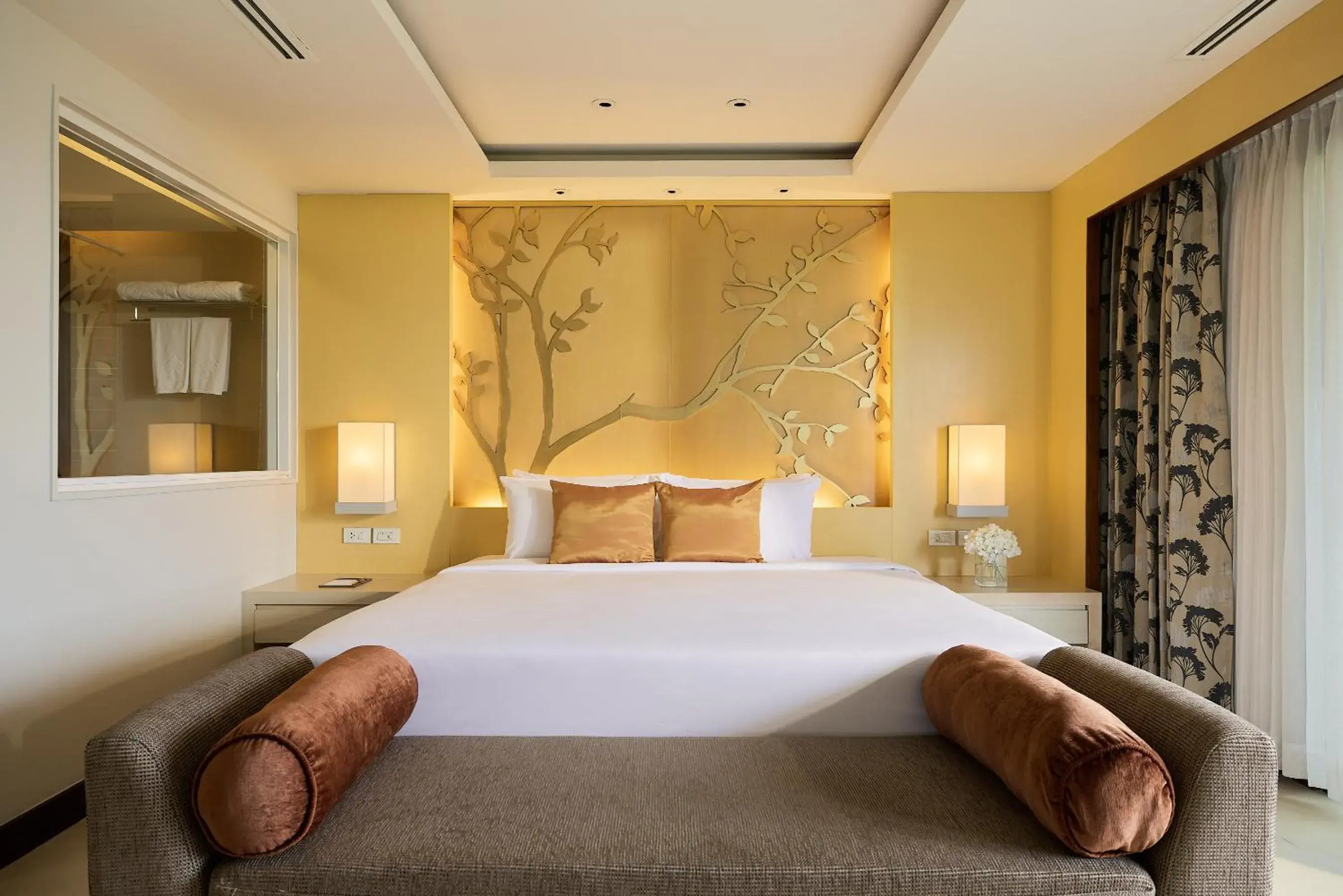 Executive Suite in Rua Rasada Hotel - The Ideal Venue for Meetings & Events Executive Suite in Rua Rasada Hotel - The Ideal Venue for Meetings & Events