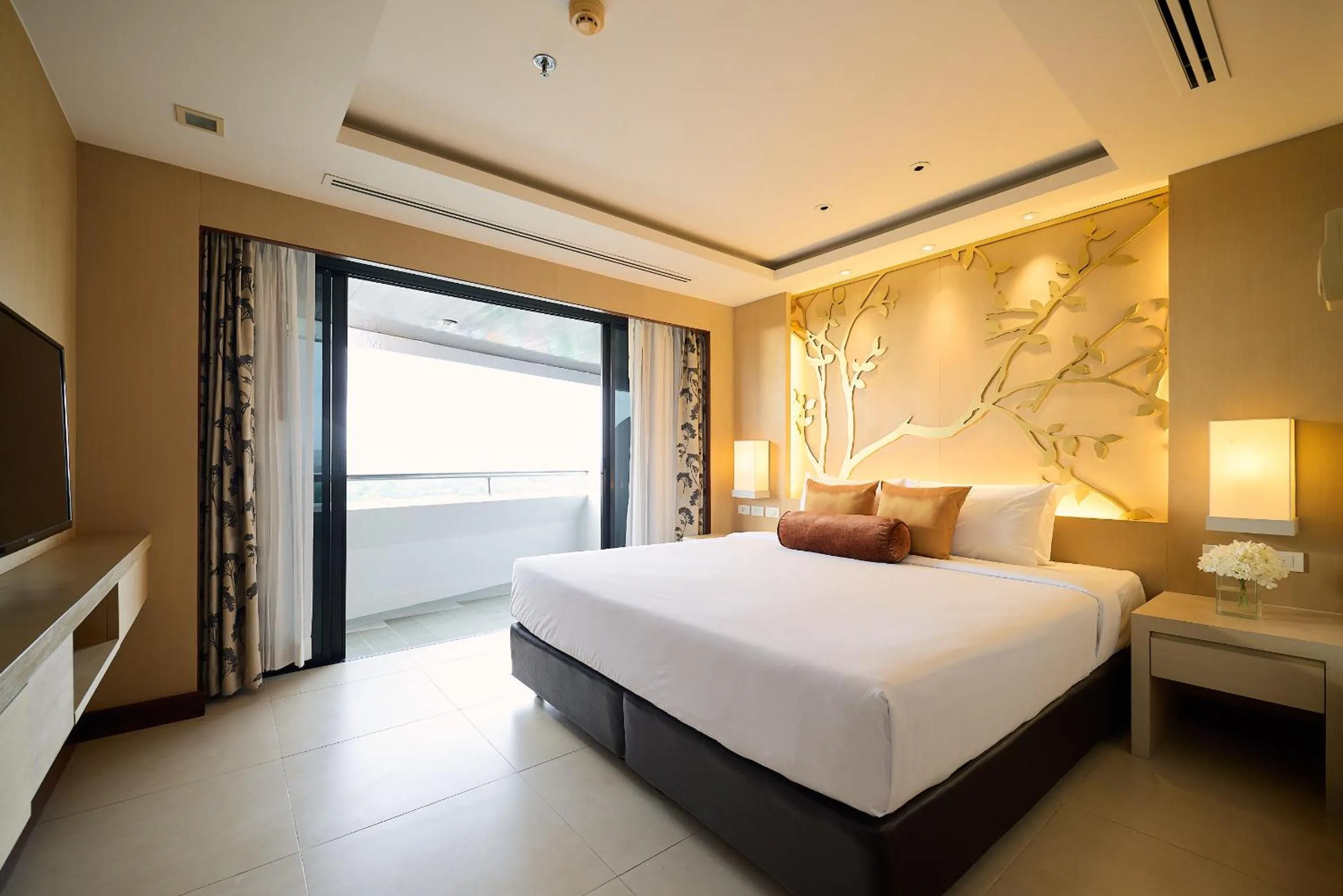 Guests, Bed in Rua Rasada Hotel - The Ideal Venue for Meetings & Events