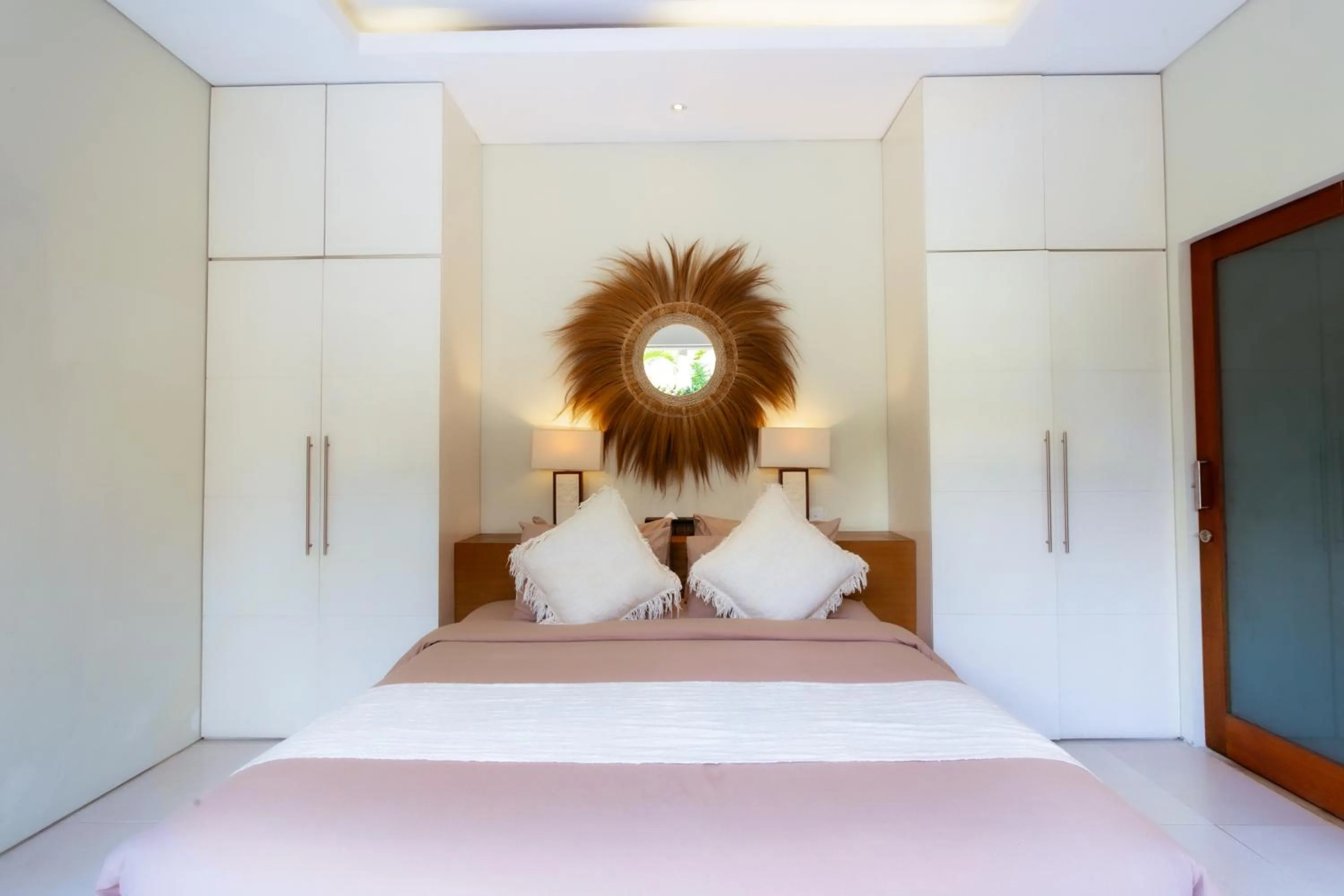 Photo of the whole room, Bed in Bali Easy Living Canggu