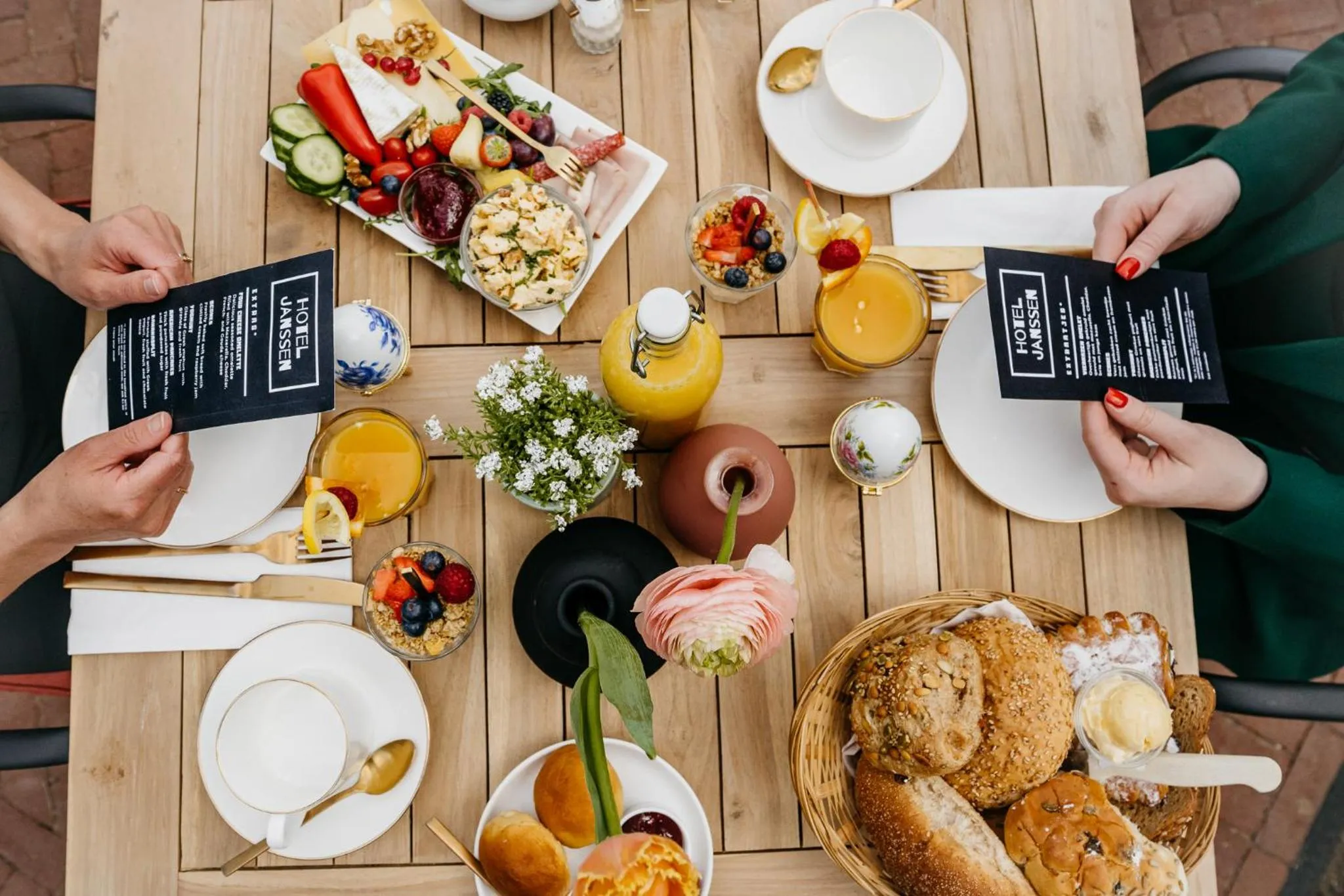 Food and drinks in Hotel Janssen