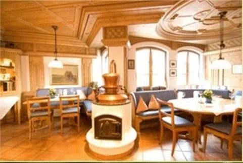 Restaurant/places to eat in Hotel Schwanen Kälberbronn