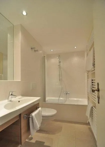 Bathroom in Hotel Schwanen Kälberbronn