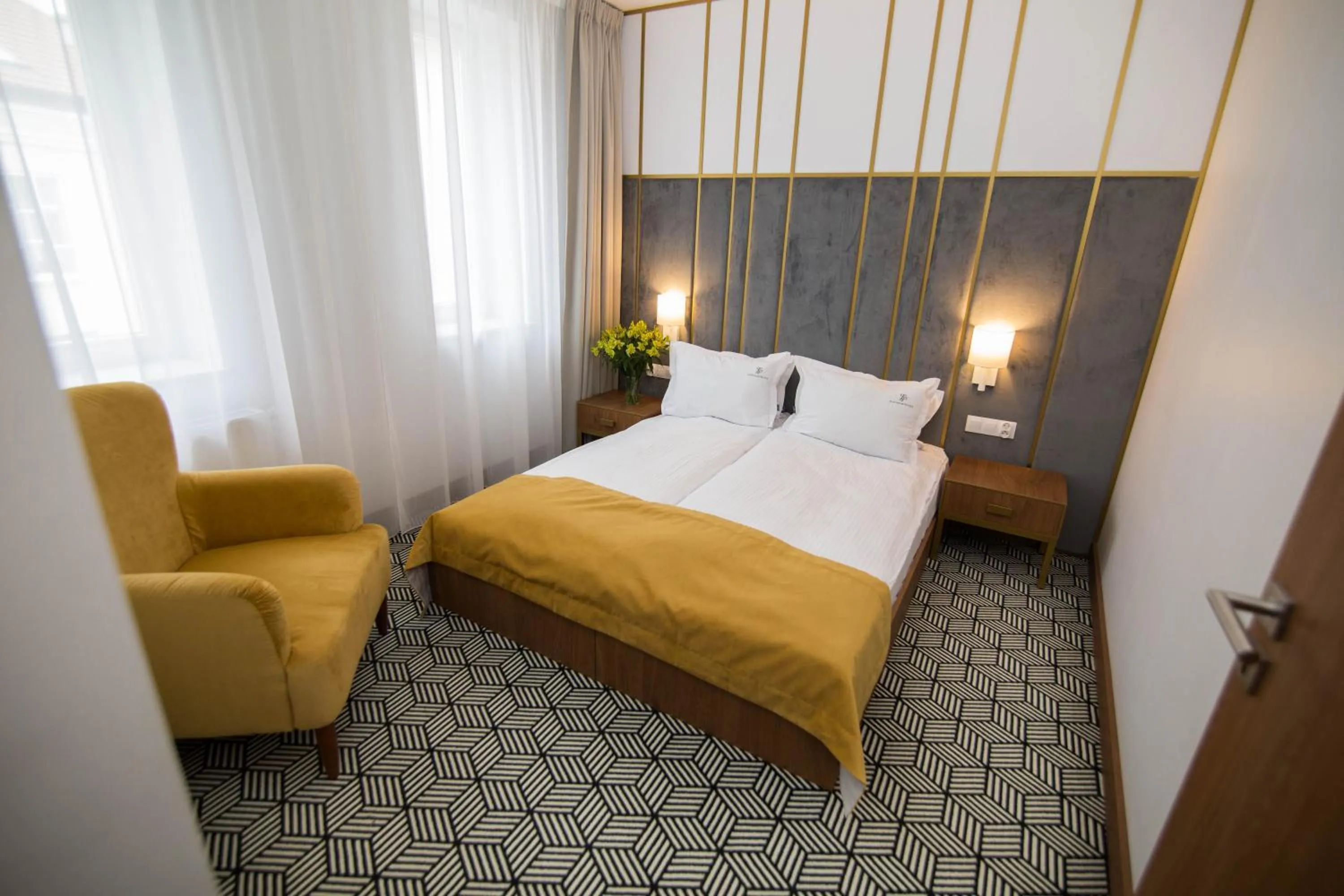 Photo of the whole room, Bed in Platinum Residence Boutique